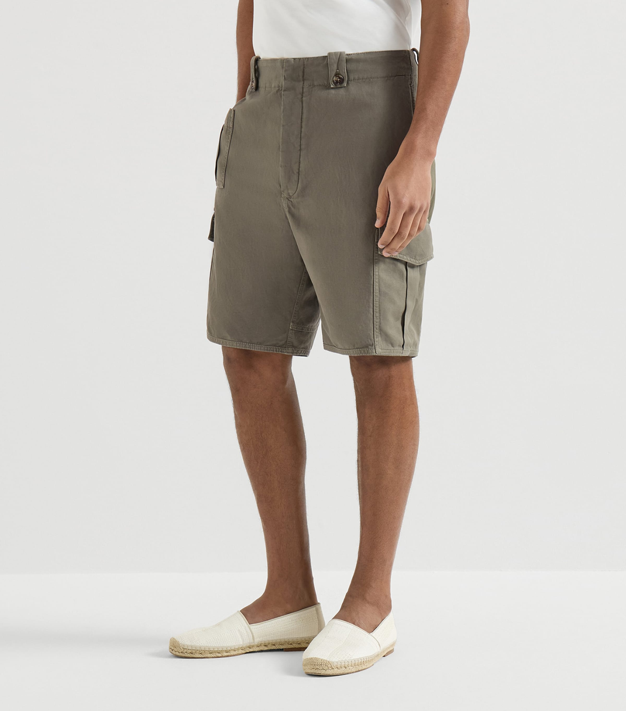 Brunello Cucinelli Mens Cotton-Linen Bermuda Shorts Image 3