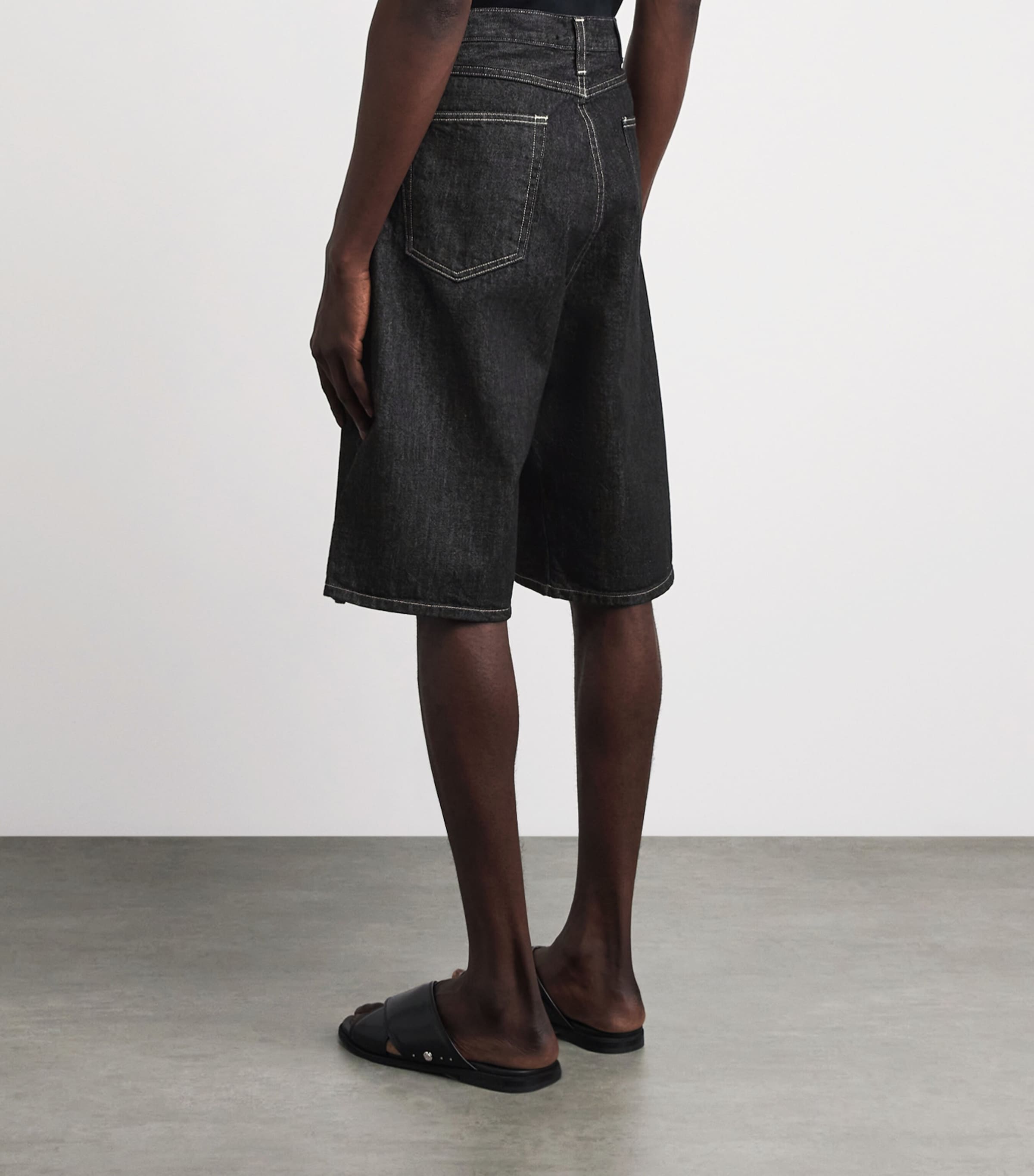 Studio Nicholson Mens Wide-Leg Denim Shorts Black / White Weft Image 5