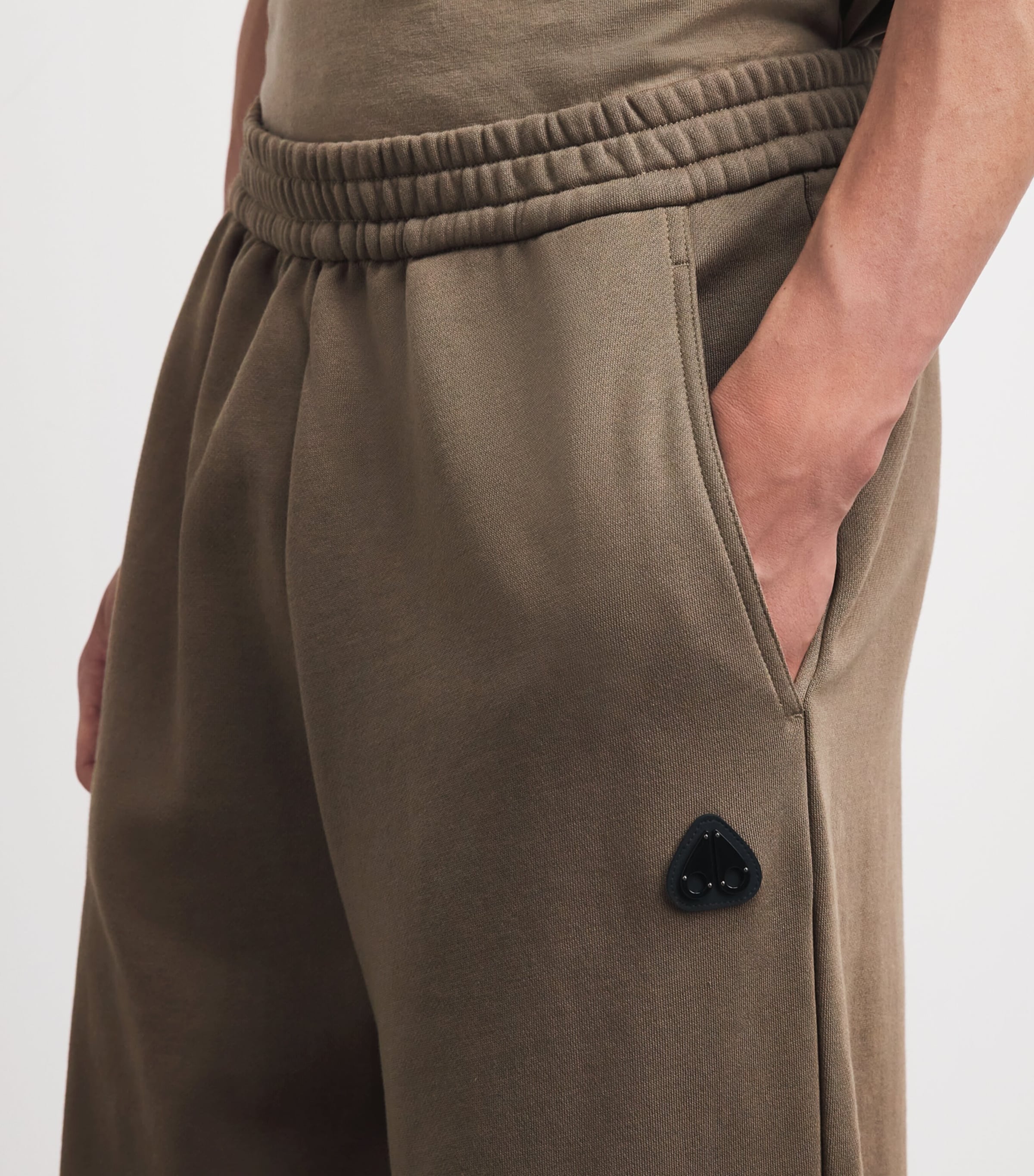Moose Knuckles Mens Logo Yul Sweatpants Ashen Image 3