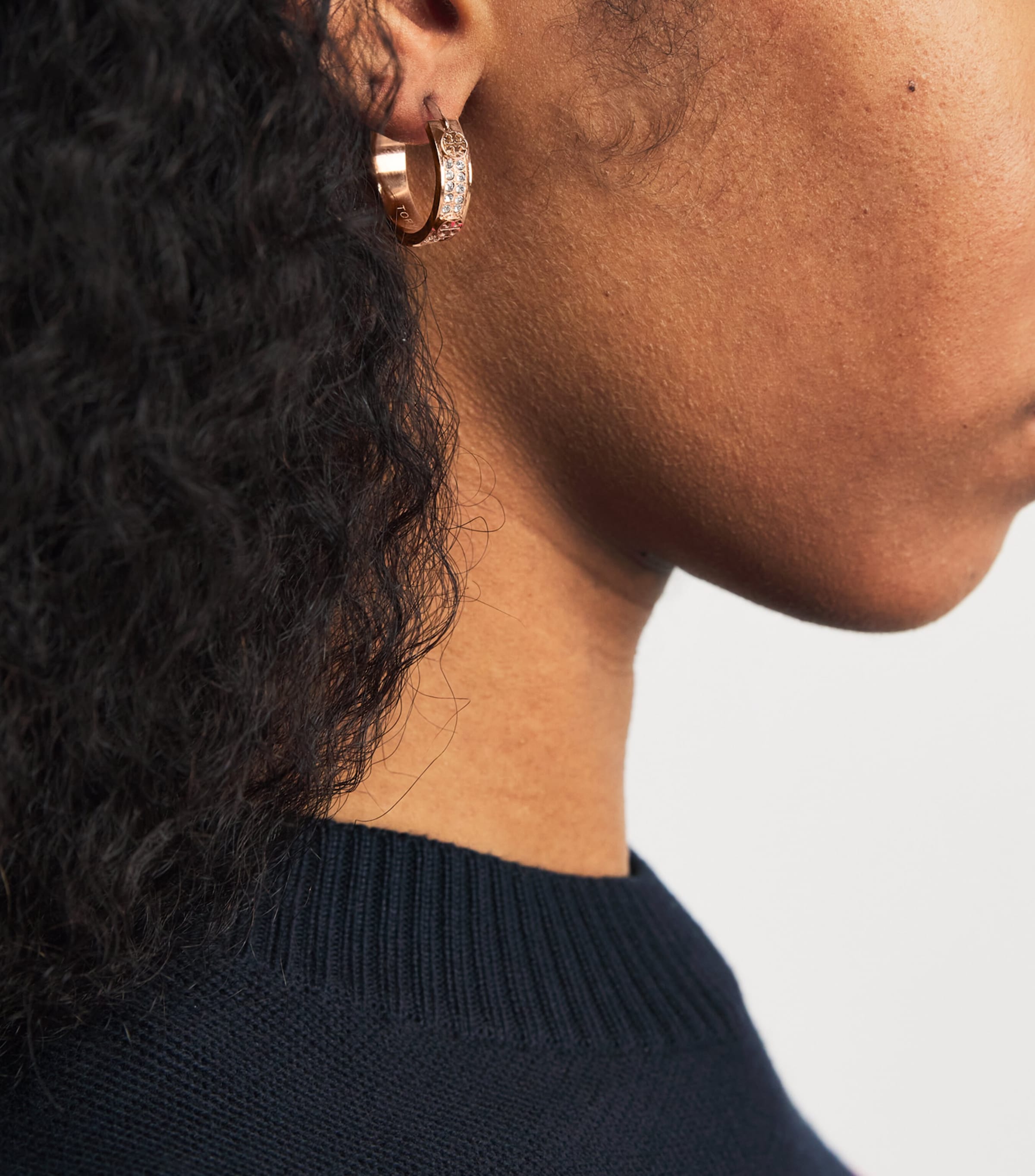 Small Icon Pavé Hoop Earrings ROSE GOLD / PINK Image 5