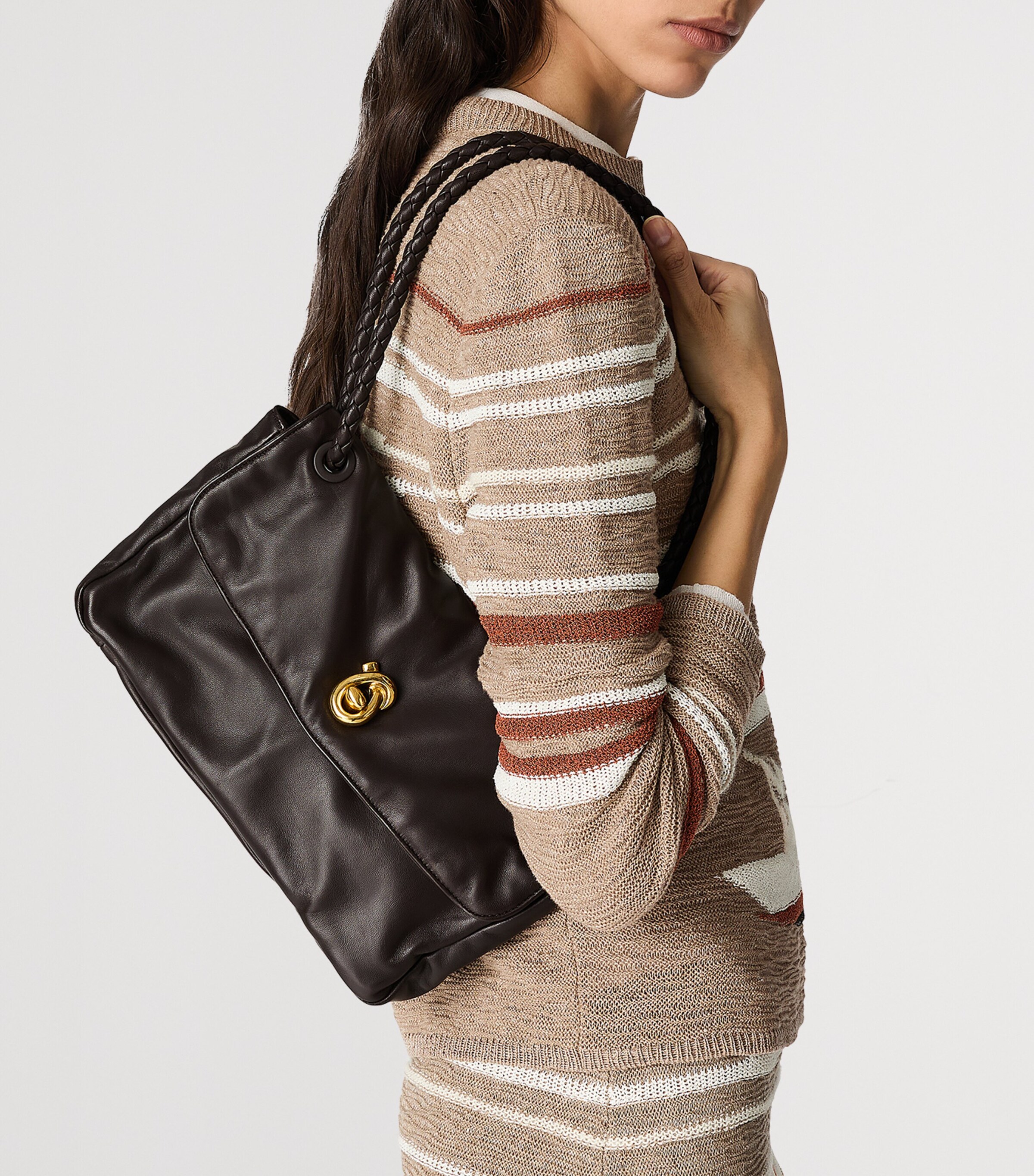 【BOTTEGA VENETA】Madison マディソン ショルダーバッグ Bottega Veneta Lambskin Madison Cross-Body Bag | Harrods CN