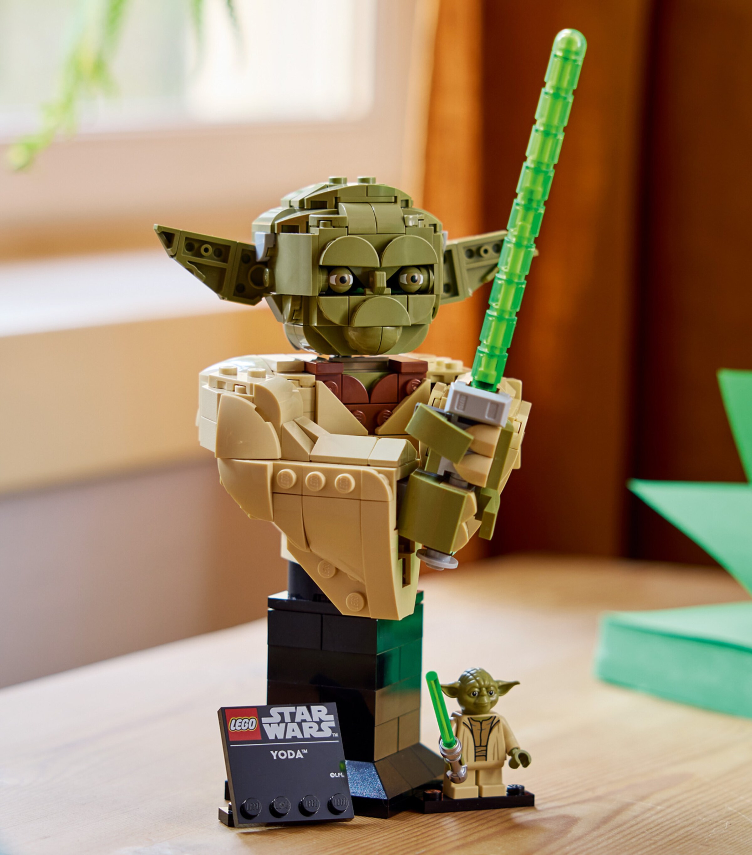Lego LEGO Star Wars Yoda Bust Model Kit for Adults 75438 Image 5