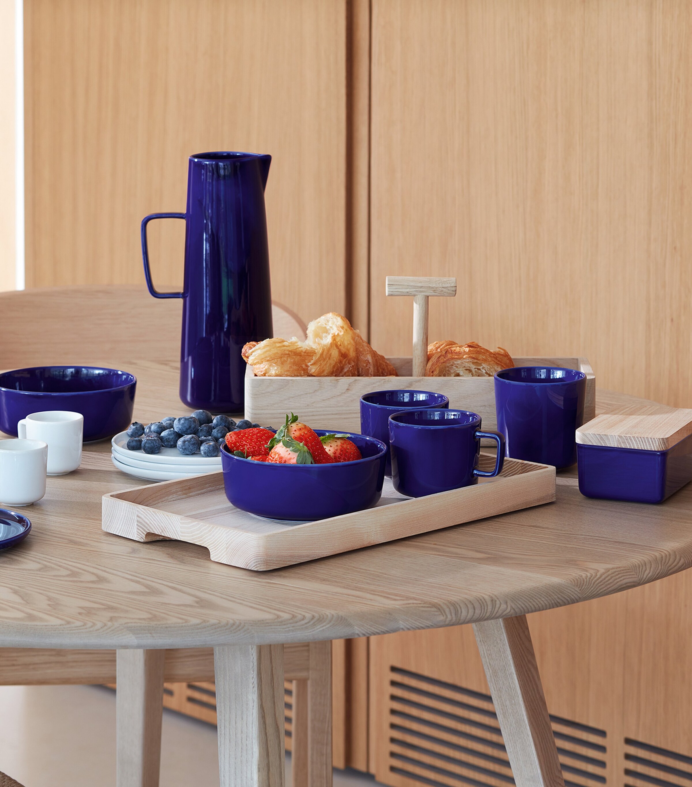 Set of 2 Porcelain Collective Mugs (370ml) COBALT Image 5