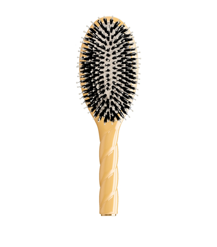 N.03 The Essential Soft Hair Brush YELLOW Image 1