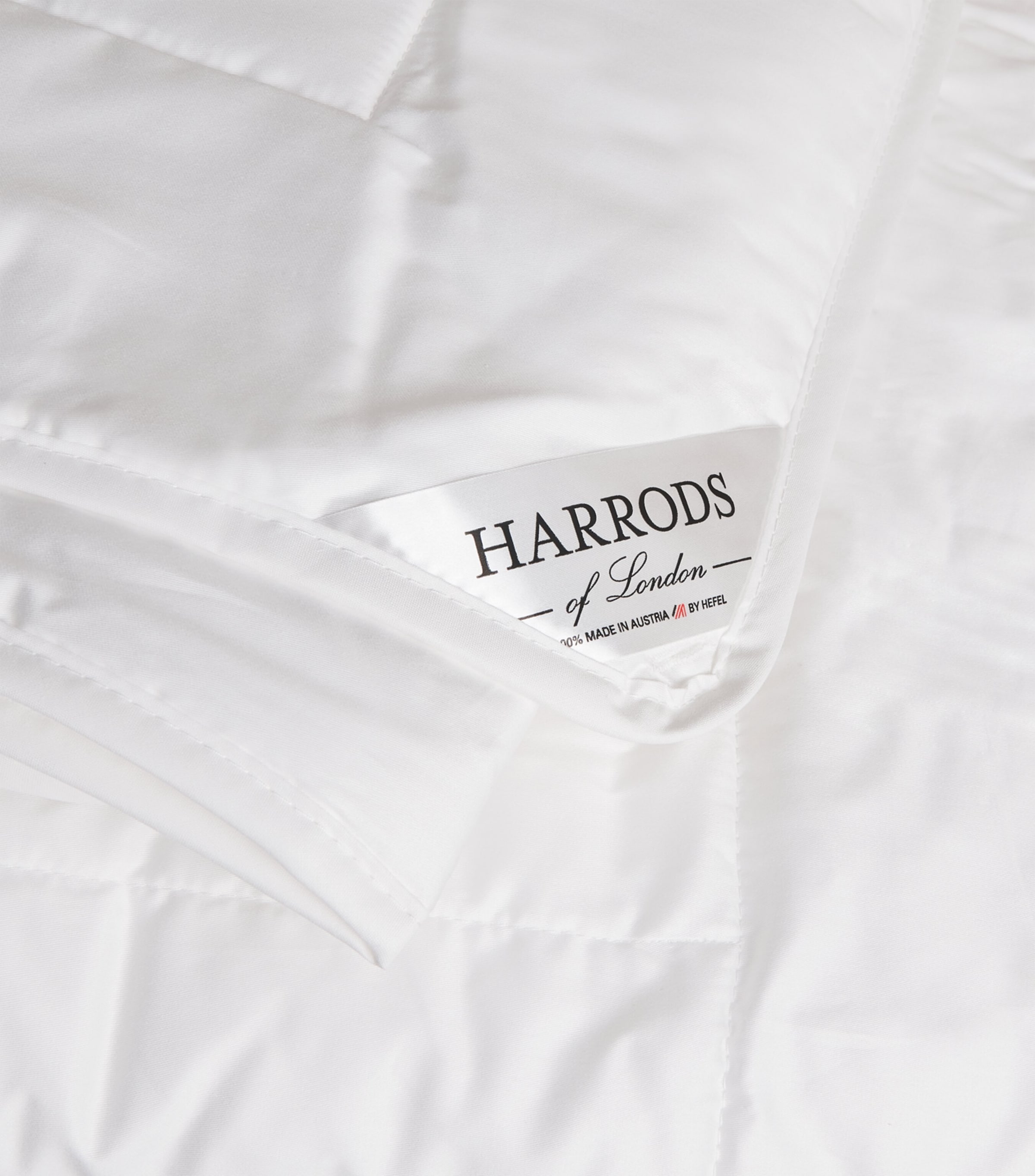Harrods of London Pure Nature Double Summer Duvet (9 Tog) White Image 2