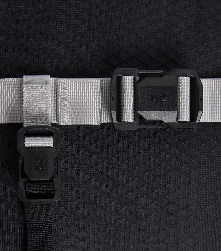 On Sling Pack Cross-Body Bag Glacier | Black Image 6