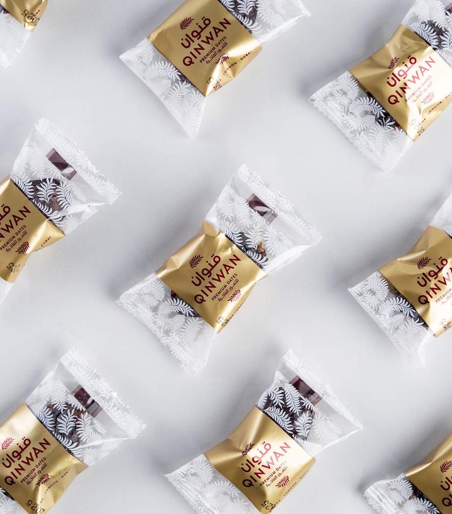Qinwan Plain Wrapped Medjool Dates (1kg) Image 3