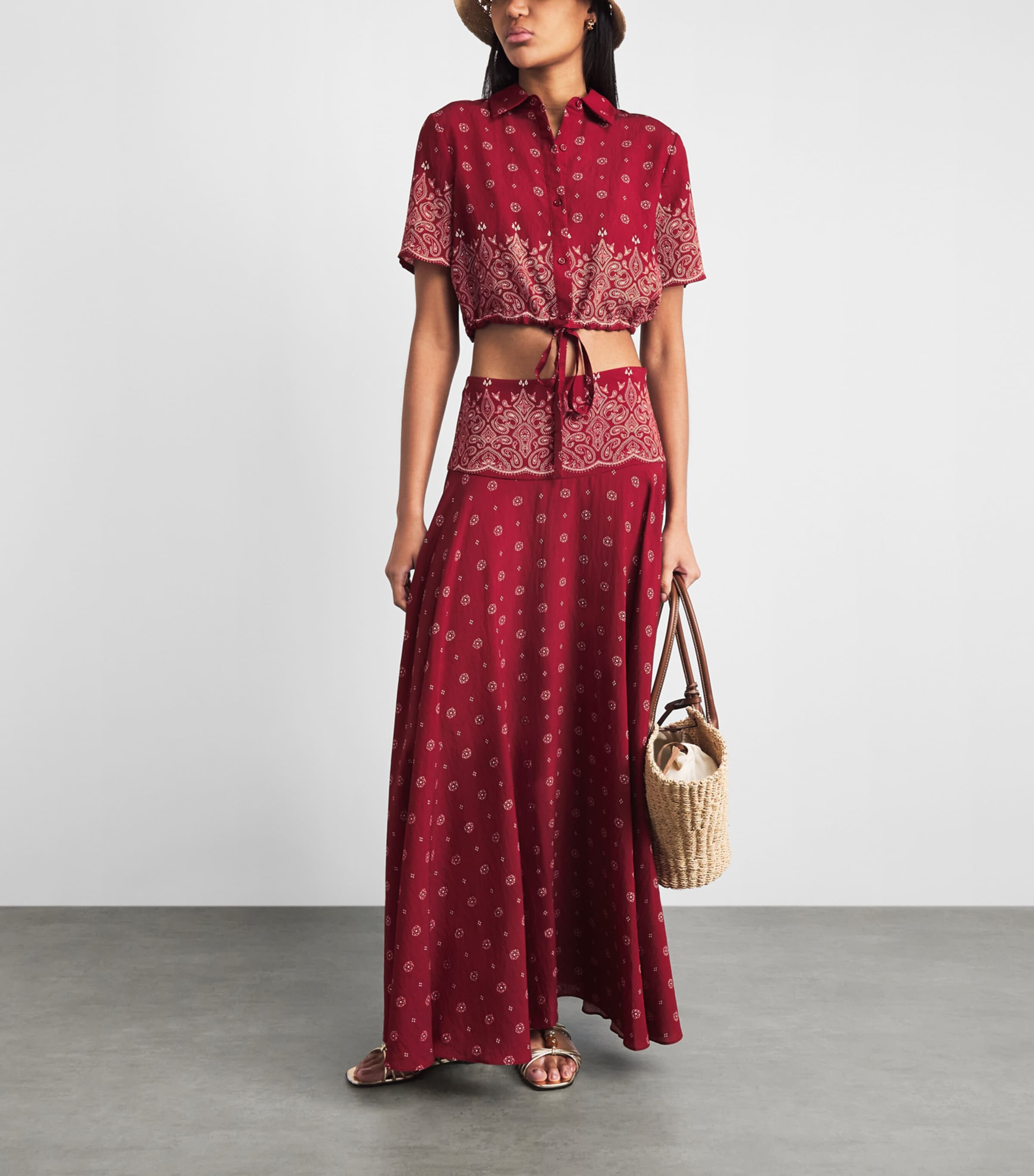 Devon Windsor Womens Bandana Print Cropped Rosie Shirt Merlot Image 2