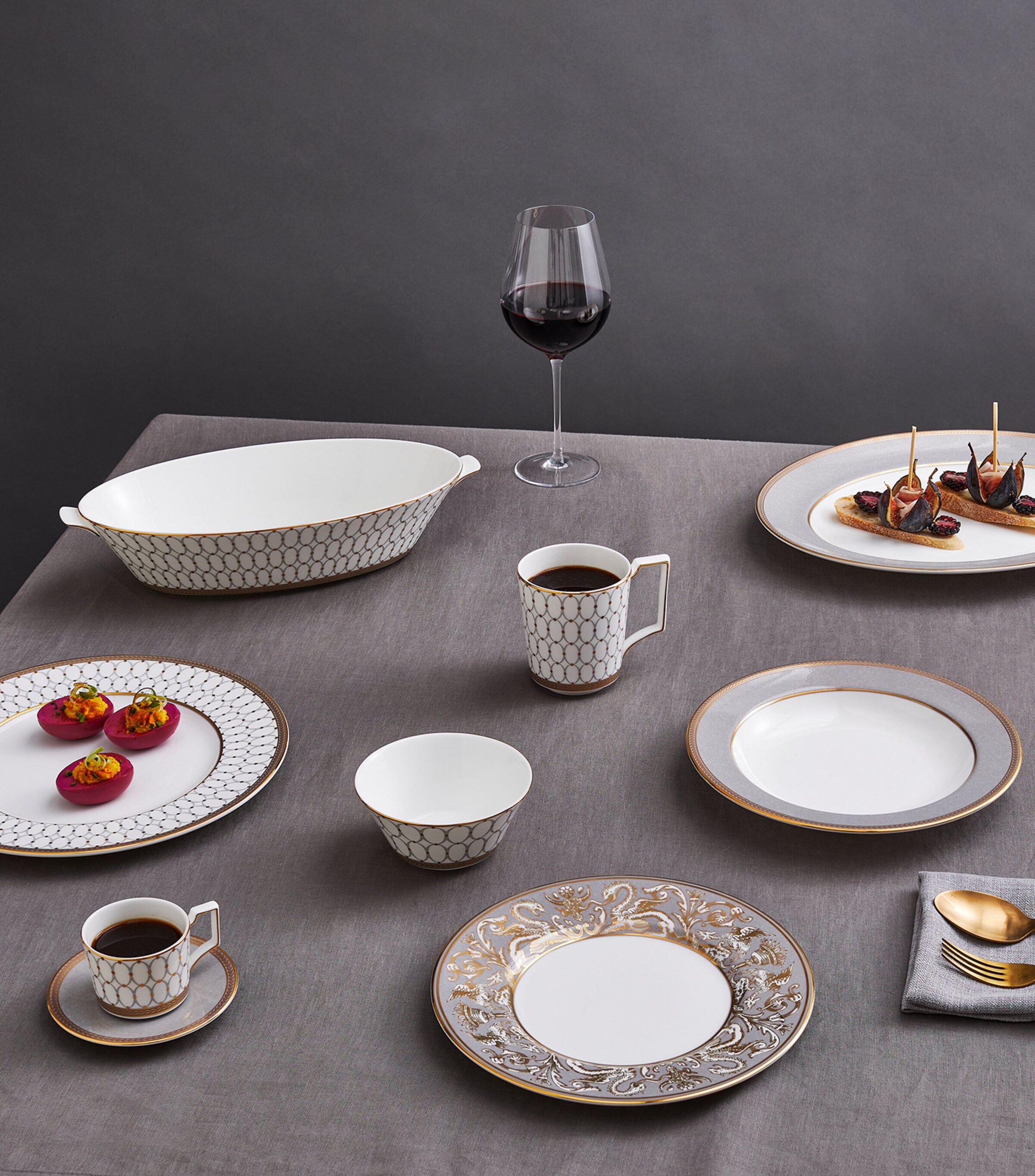 Wedgwood Renaissance Grey Serving Platter (36cm) Grey Image 2
