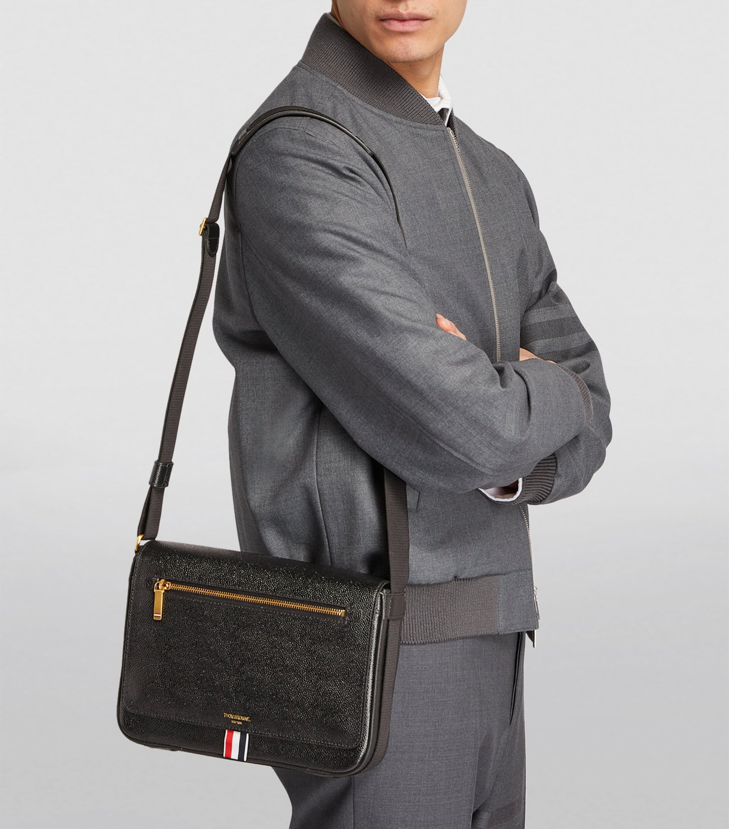 Pebbled Leather Reporter Bag BLACK Image 5