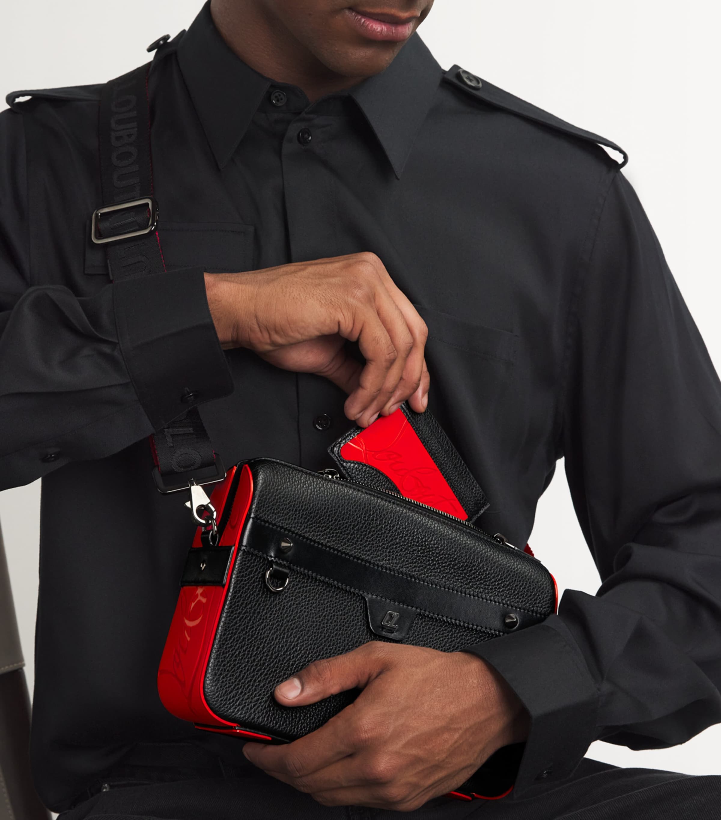 ★韓国の人気★Christian Louboutin★Kios Card Holder★ Kios - Card holder - Grained calf leather and spikes