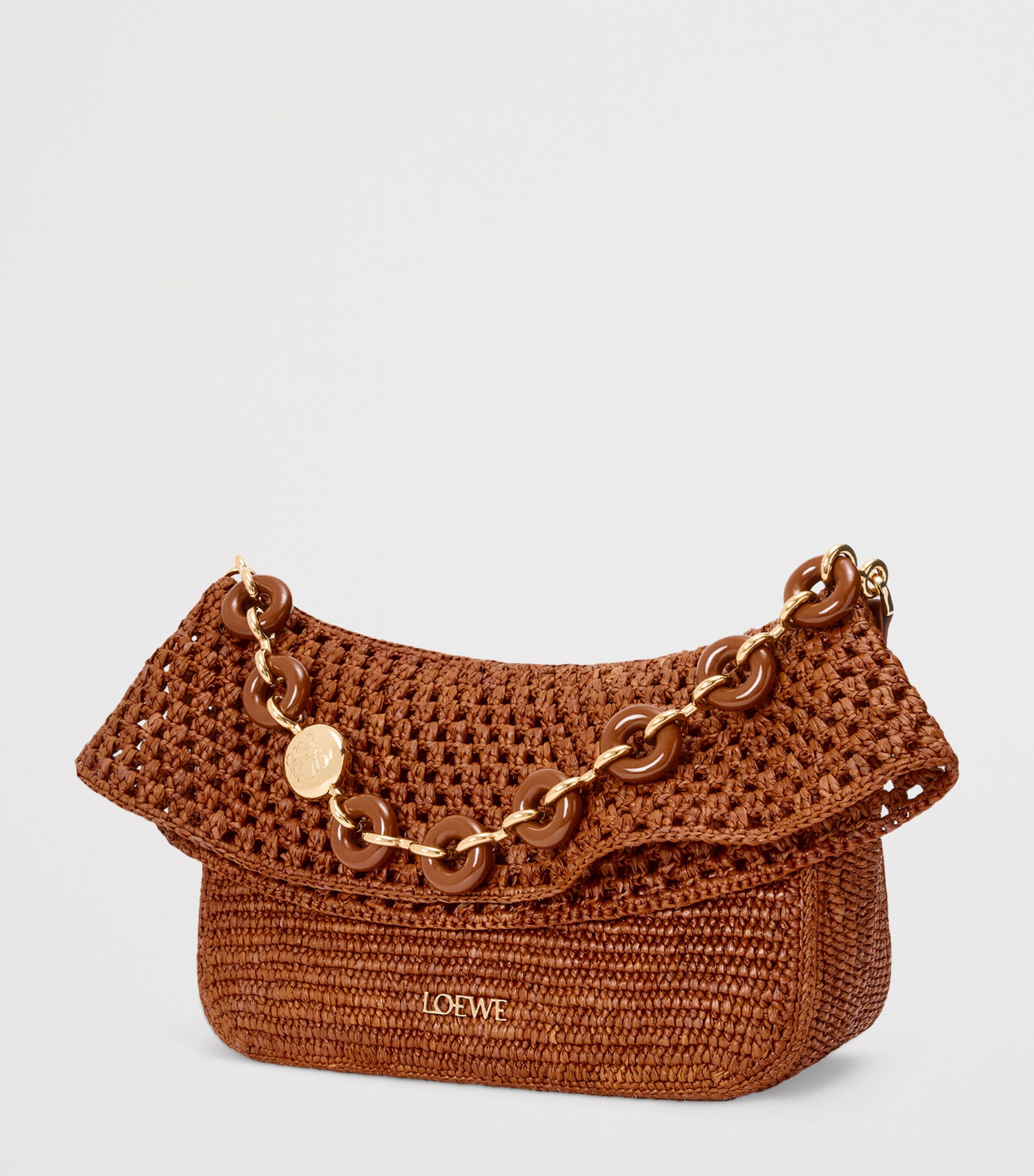 loewe-beige-x-paula-s-ibiza-medium-raffia-ola-shoulder-bag-harrods-th