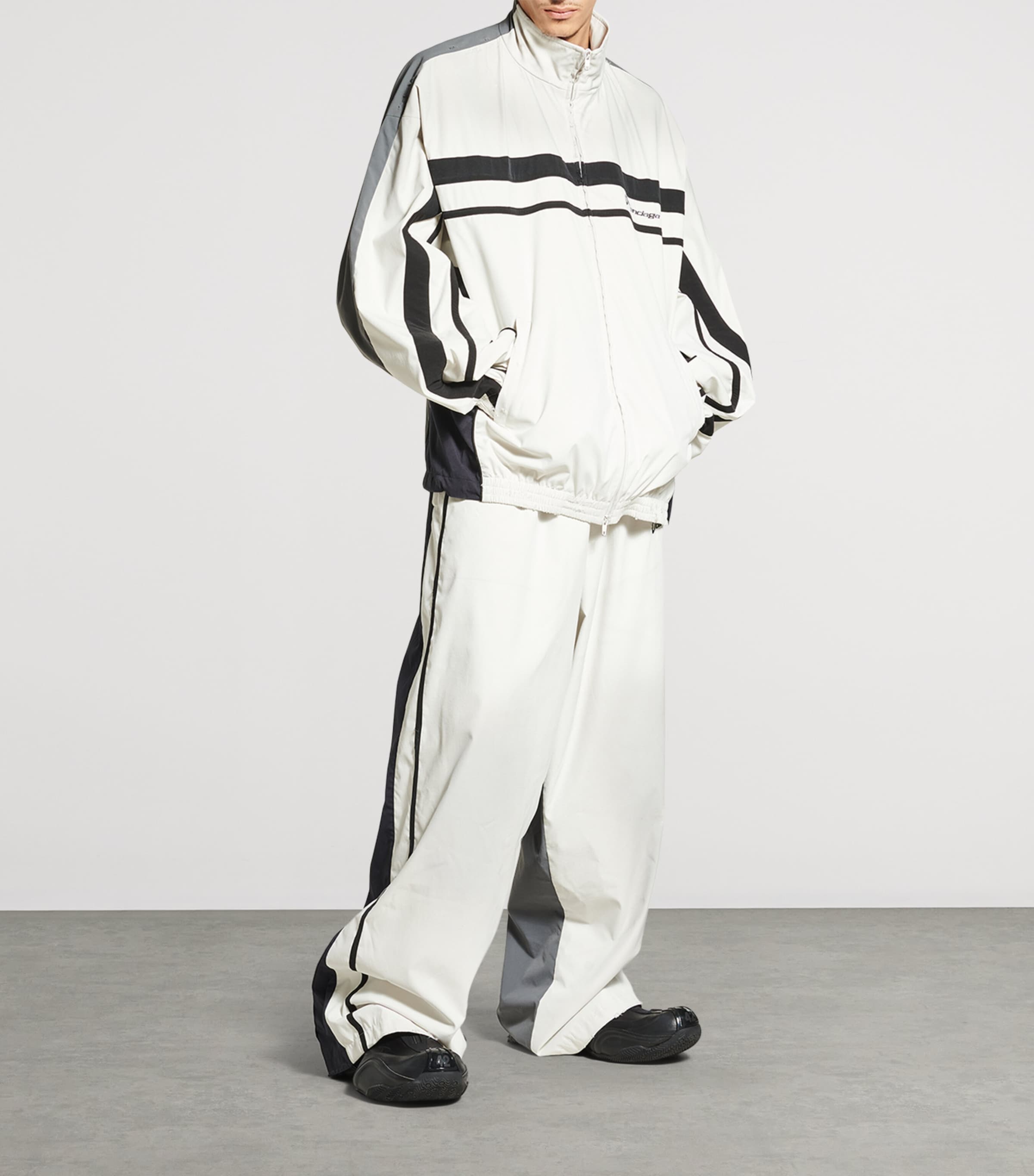 【BALENCIAGA】Loop Sports Icon ラージ Tracksuit ジャケット Men's Loop Sports Icon Tracksuit Jacket in Black | Balenciaga US