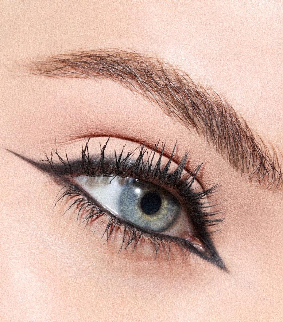 MAC Multisculpt Matte Eye and Face Contour Painterly Image 4