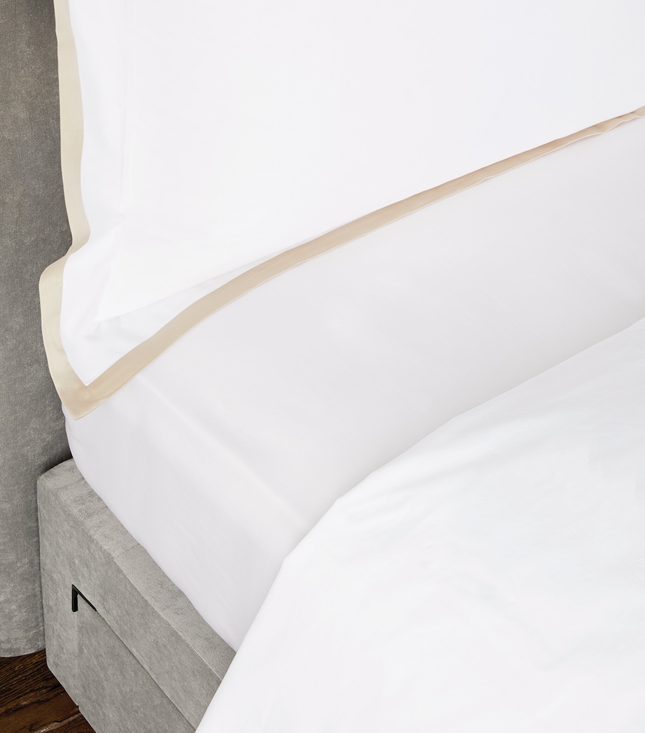 Estrela Super King Fitted Sheet (180cm x 200cm) WHITE Image 1