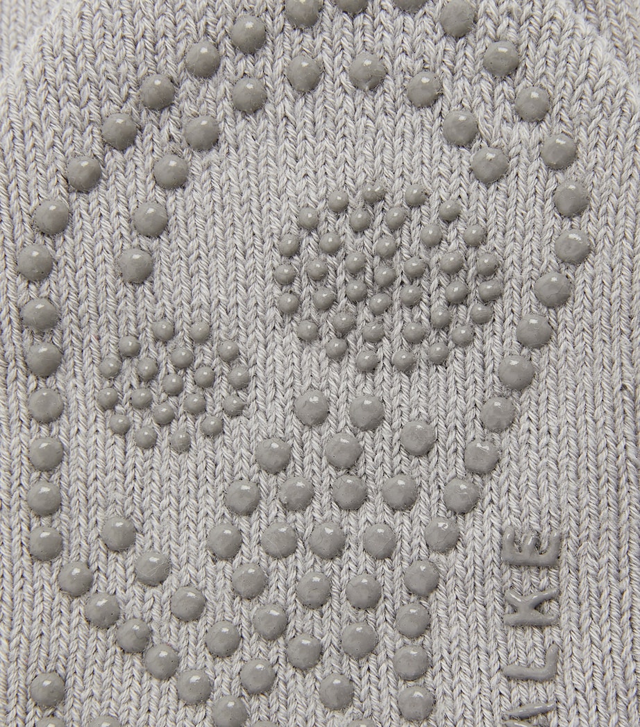 Cuddle Pad Socks SILVER Image 2