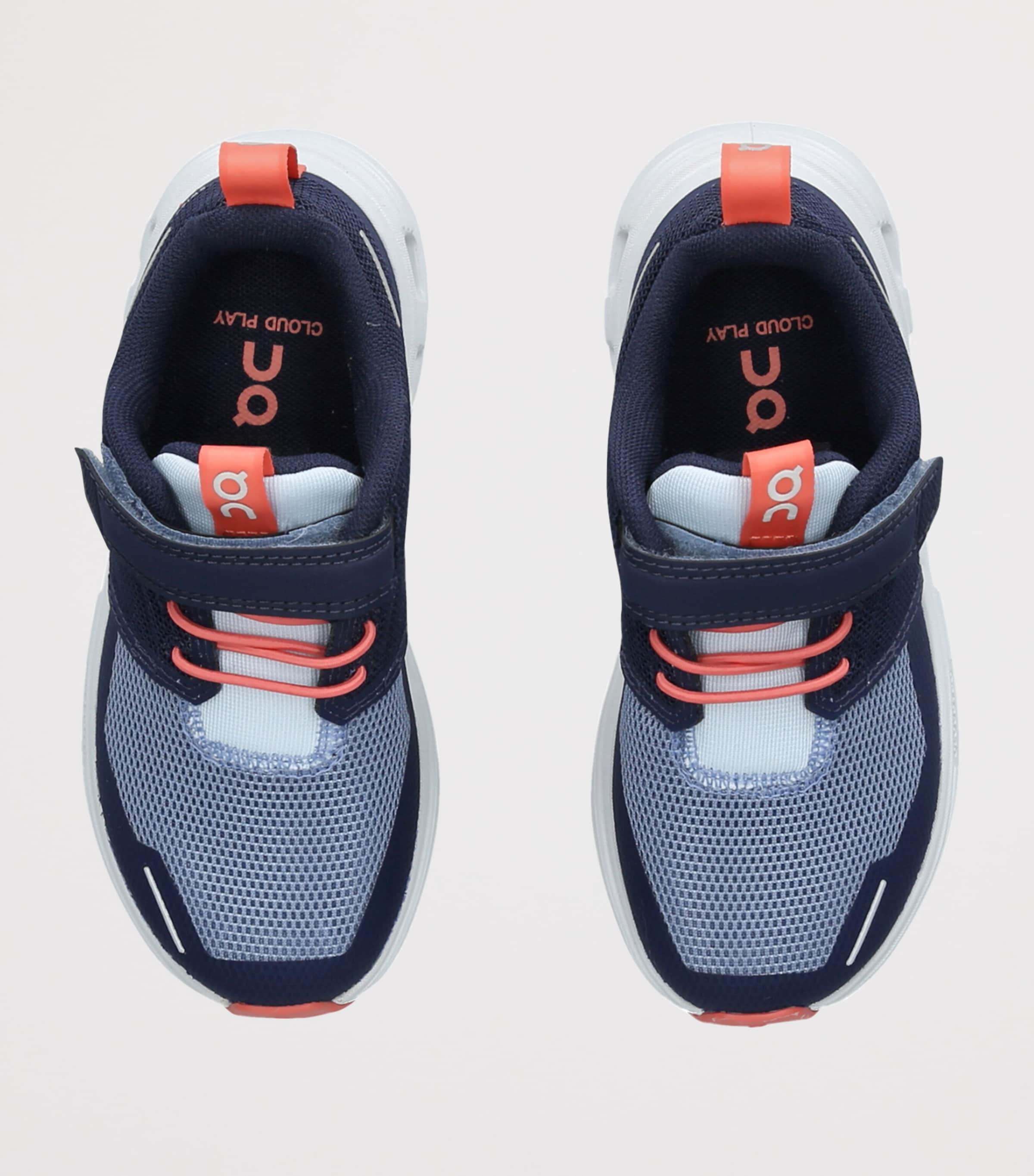 ON Running Cloud Play 2 Trainers Blue/drk.c Image 3