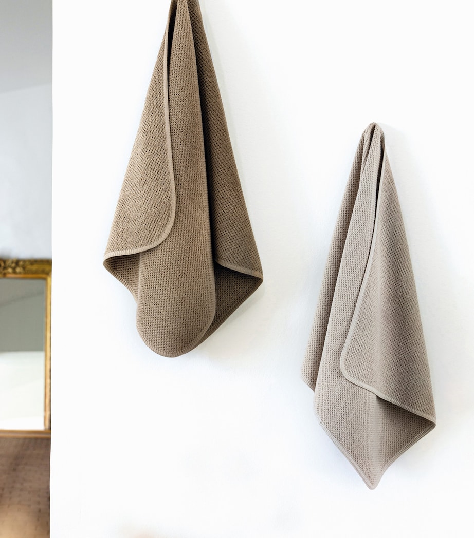 Bee Waffle Extra Large Hand Towel (50cm x 100cm) FOG Image 6