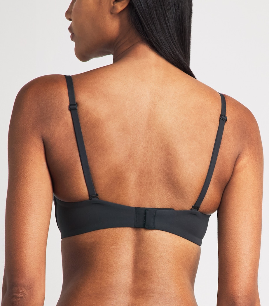 Skims Womens Fits Everybody T-Shirt Bra Onyx Image 3