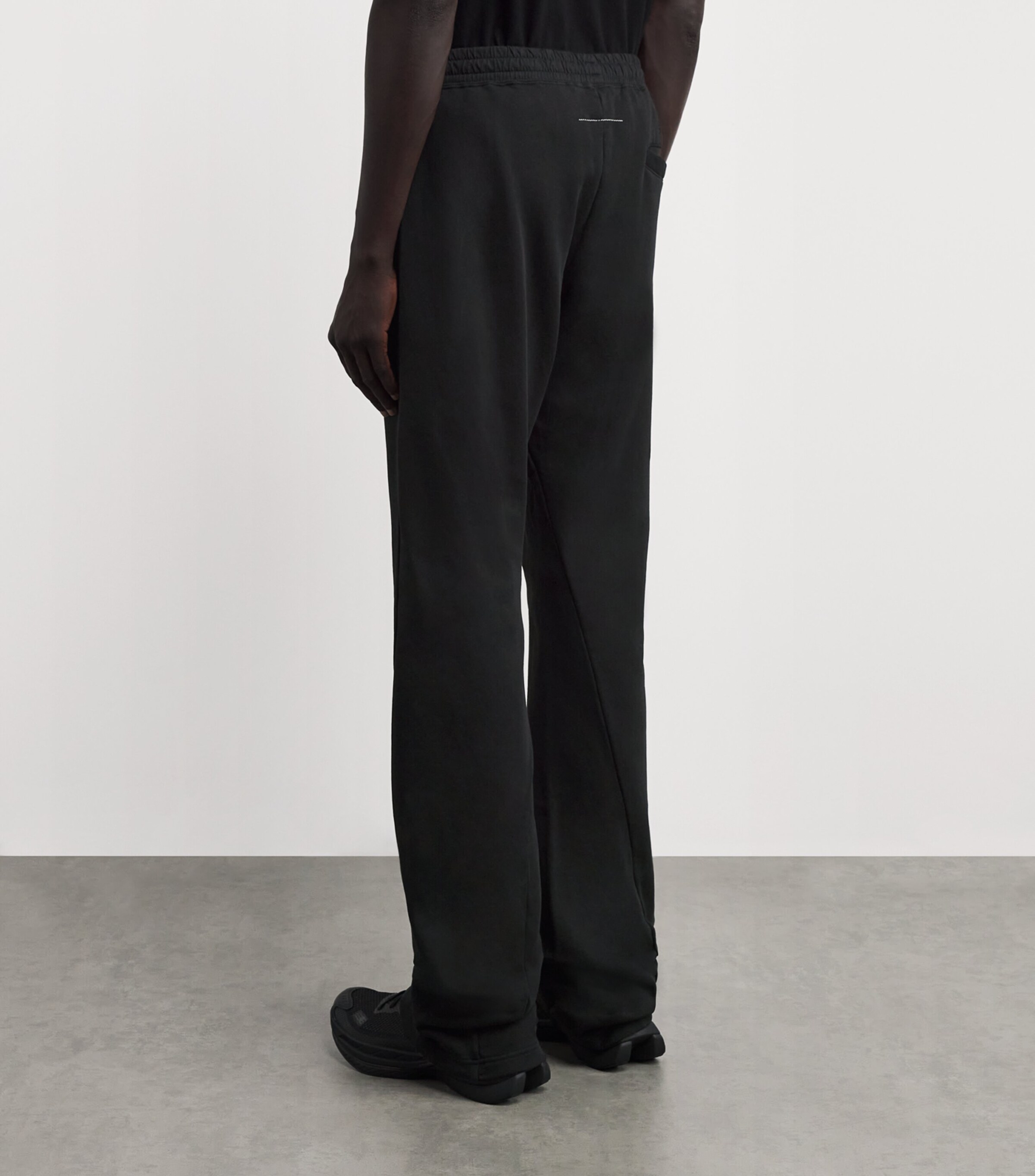 MM6 Maison Margiela Mens Cotton Twisted Sweatpants Black Image 4