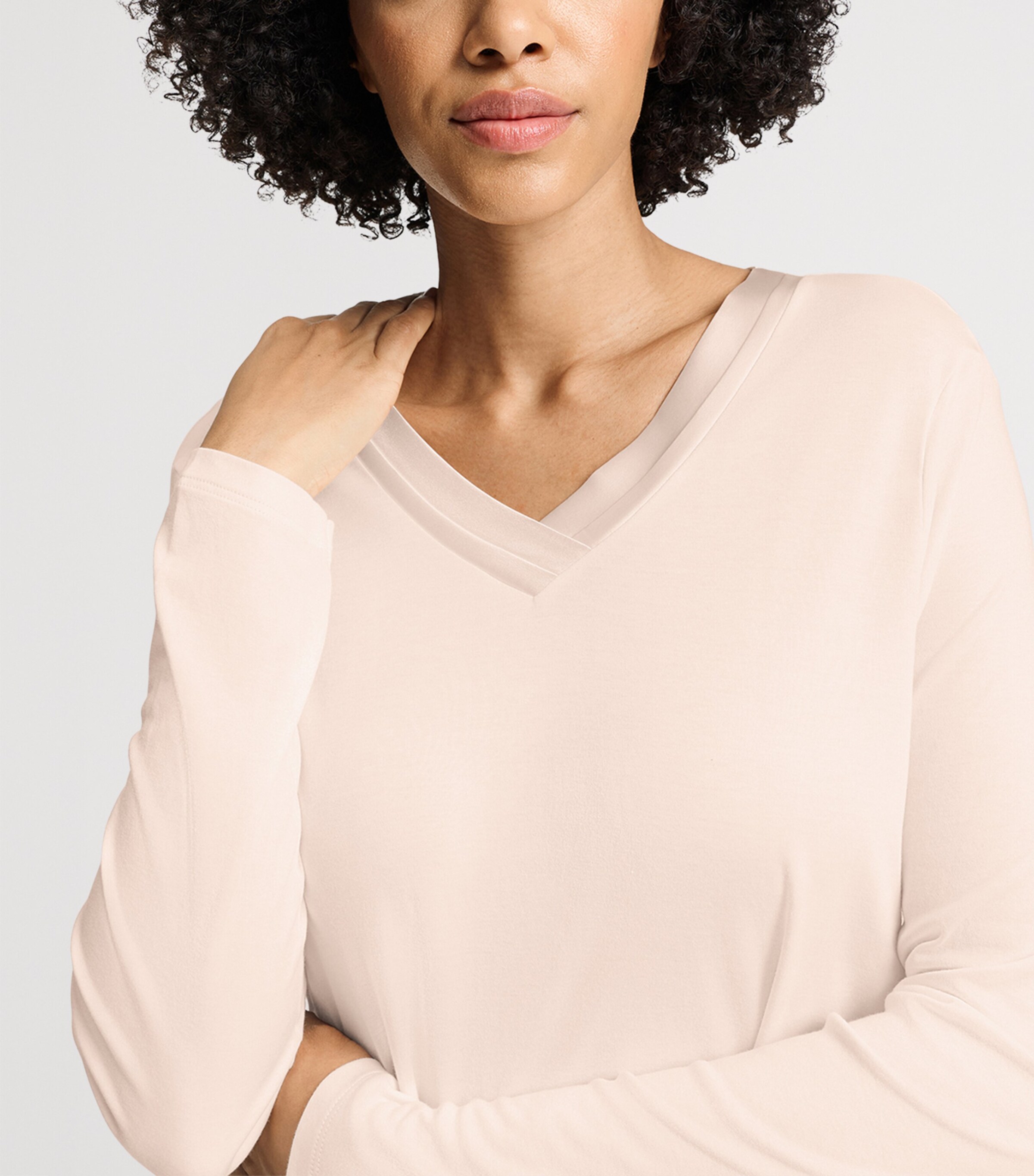 Hanro Ivory Tyra Long-Sleeve Nightdress | Harrods US