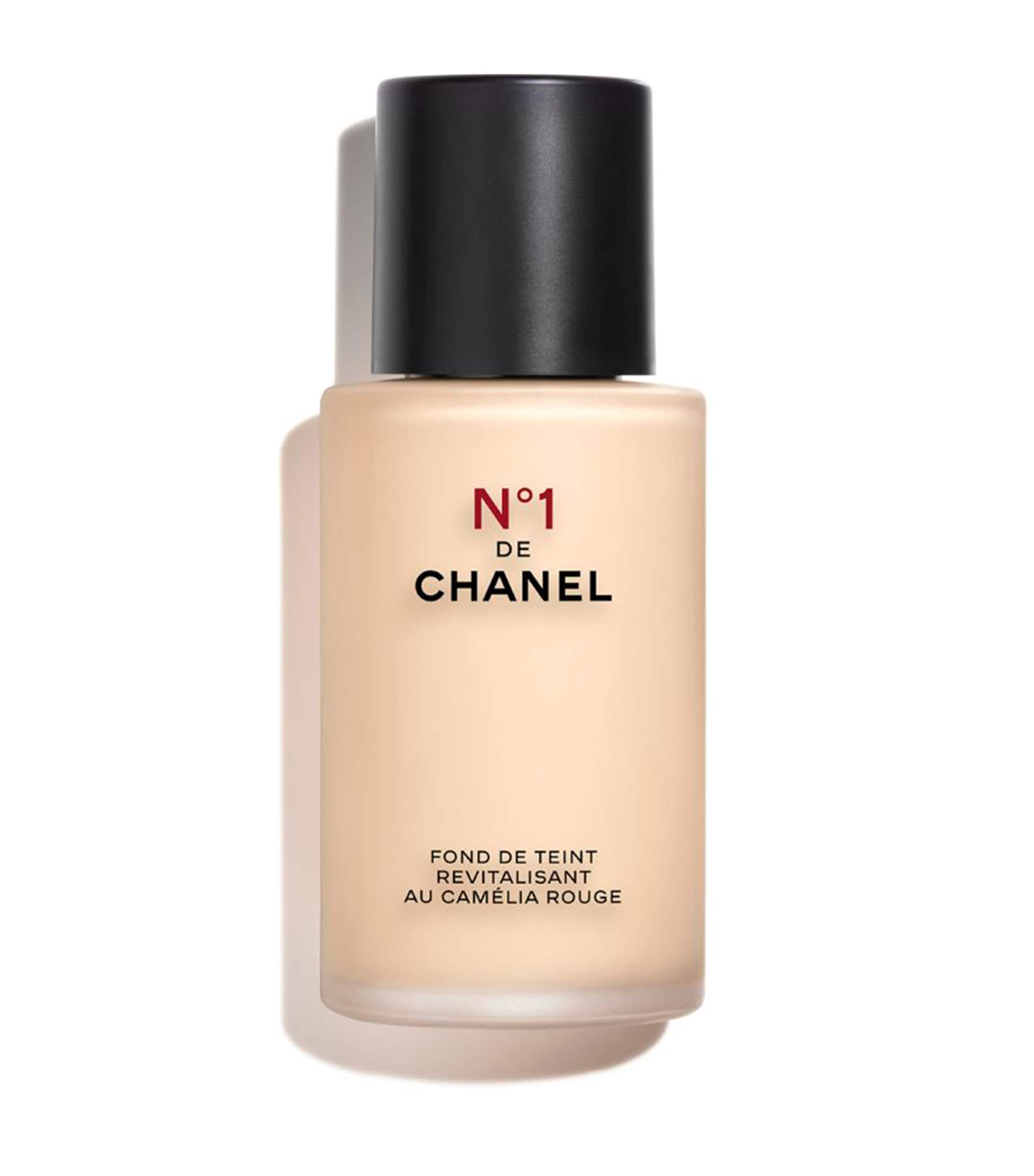 Chanel N°1 De Revitalizing Foundation In Brown