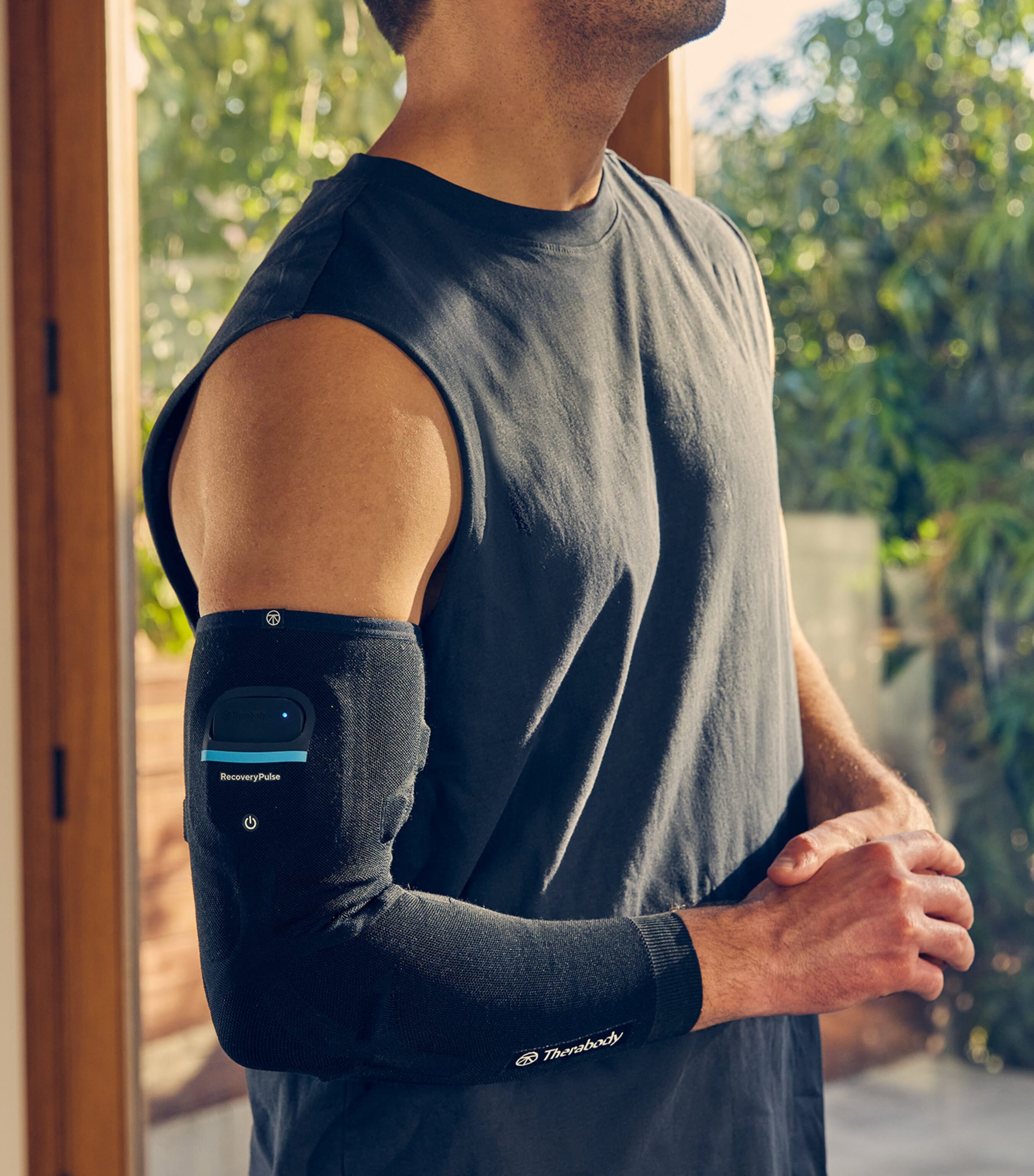 RecoveryPulse Arm Sleeve (Small) BLACK Image 2