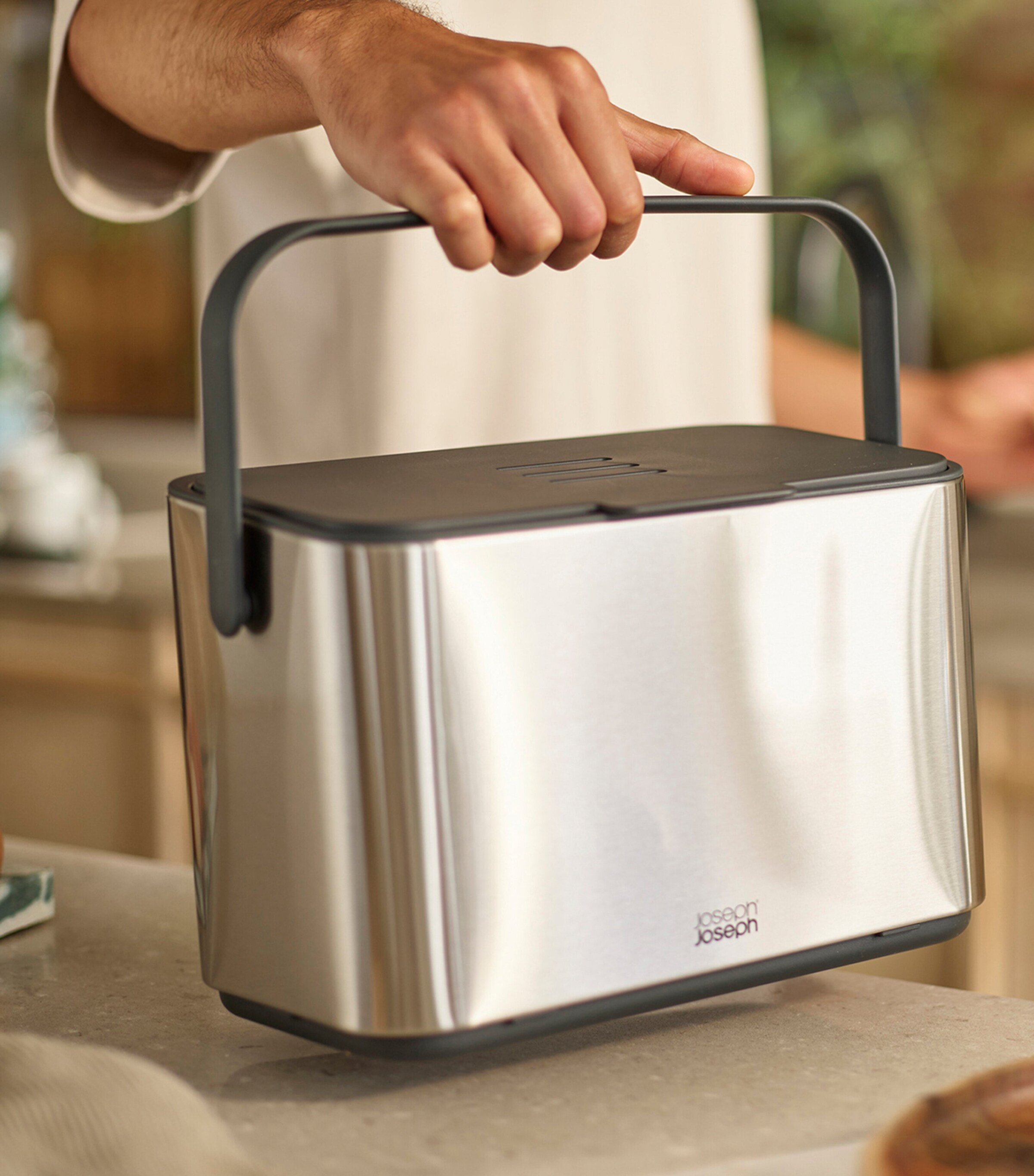 Stainless Steel Premium Food Waste Caddy (4L) SS/DARK GREY Image 7