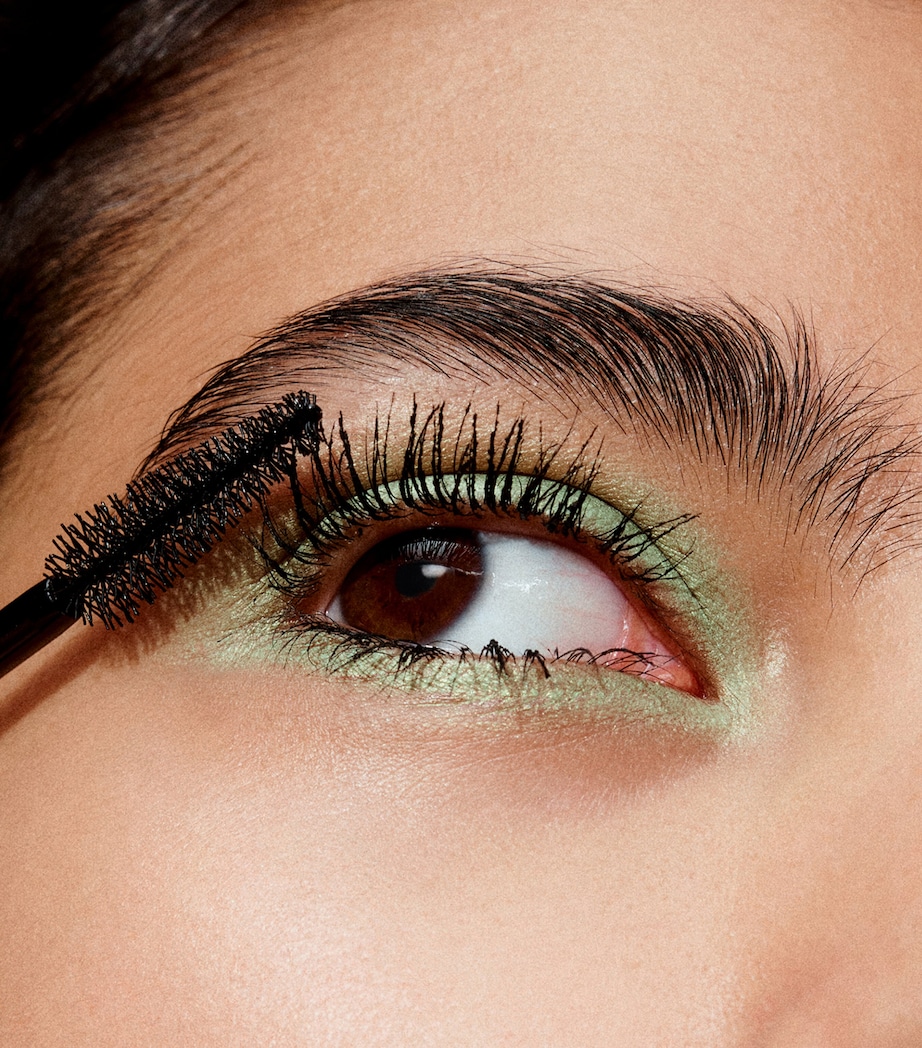 High Impact High-Fi Full Volume Mascara (10ml) BLACK BROWN Image 4