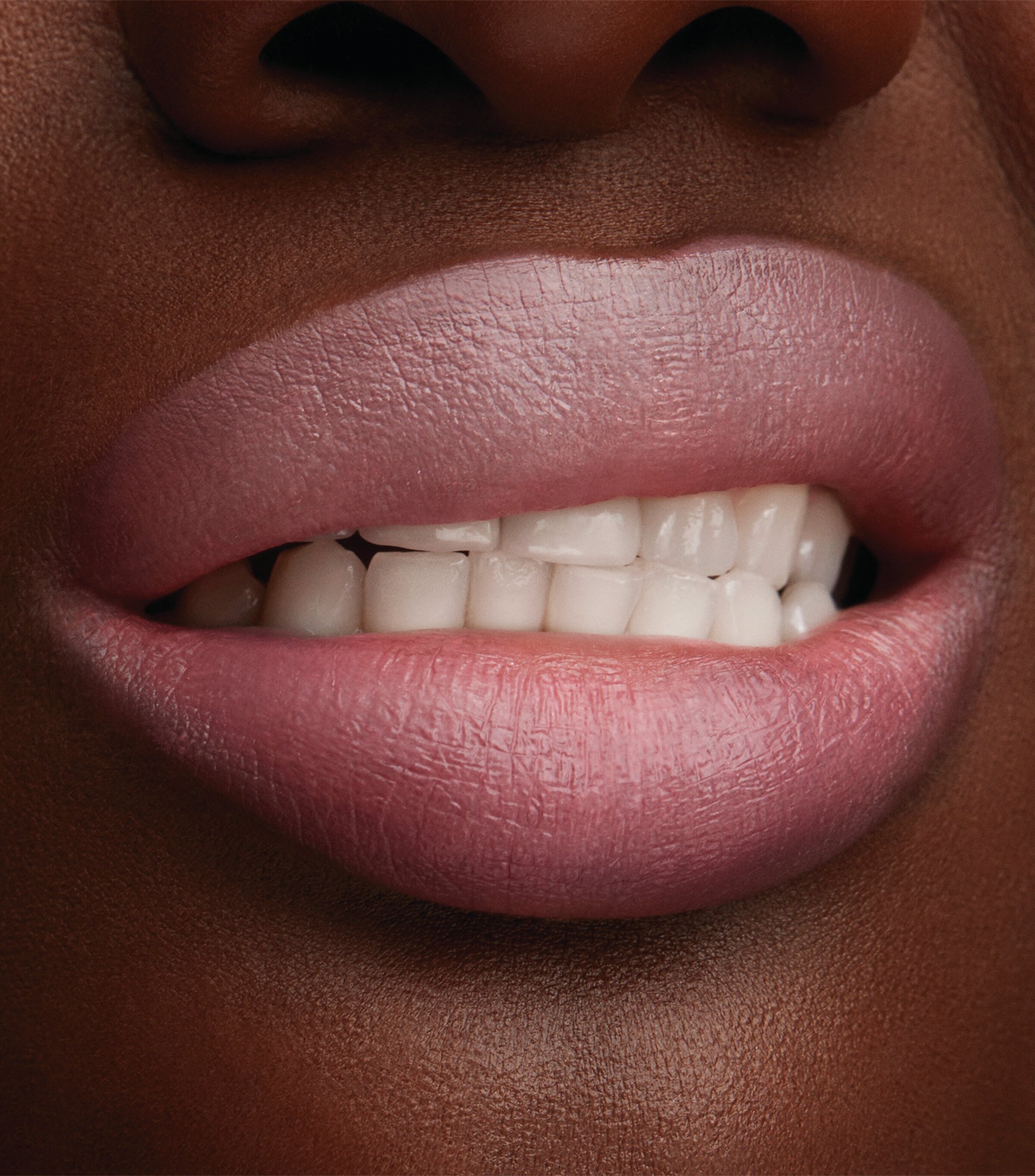 Lustreglass Sheer-Shine Lipstick SYRUP Image 11