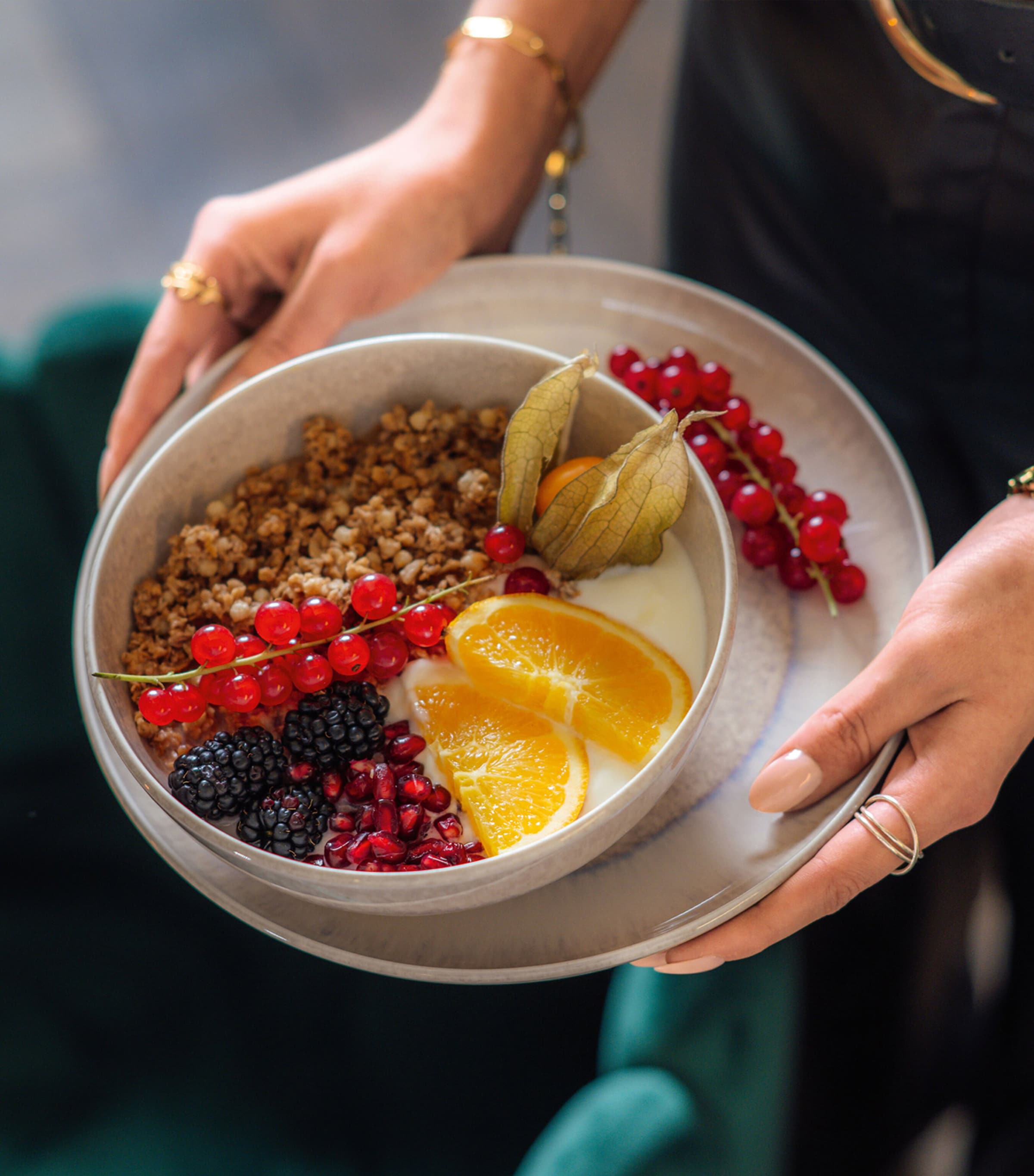 Porcelain Perlemor Breakfast Set BEIGE Image 3