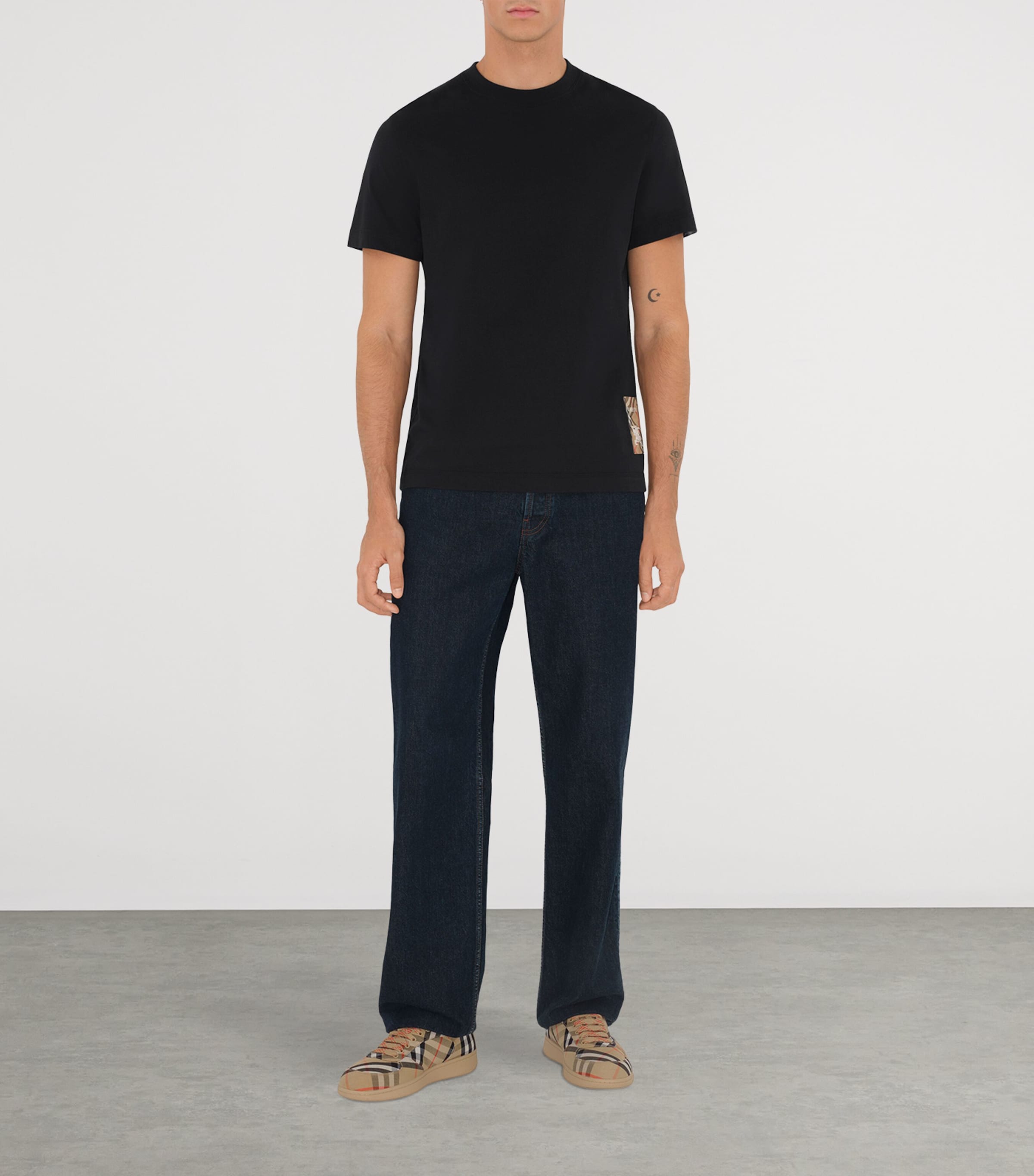 Check Label T-Shirt BLACK Image 2