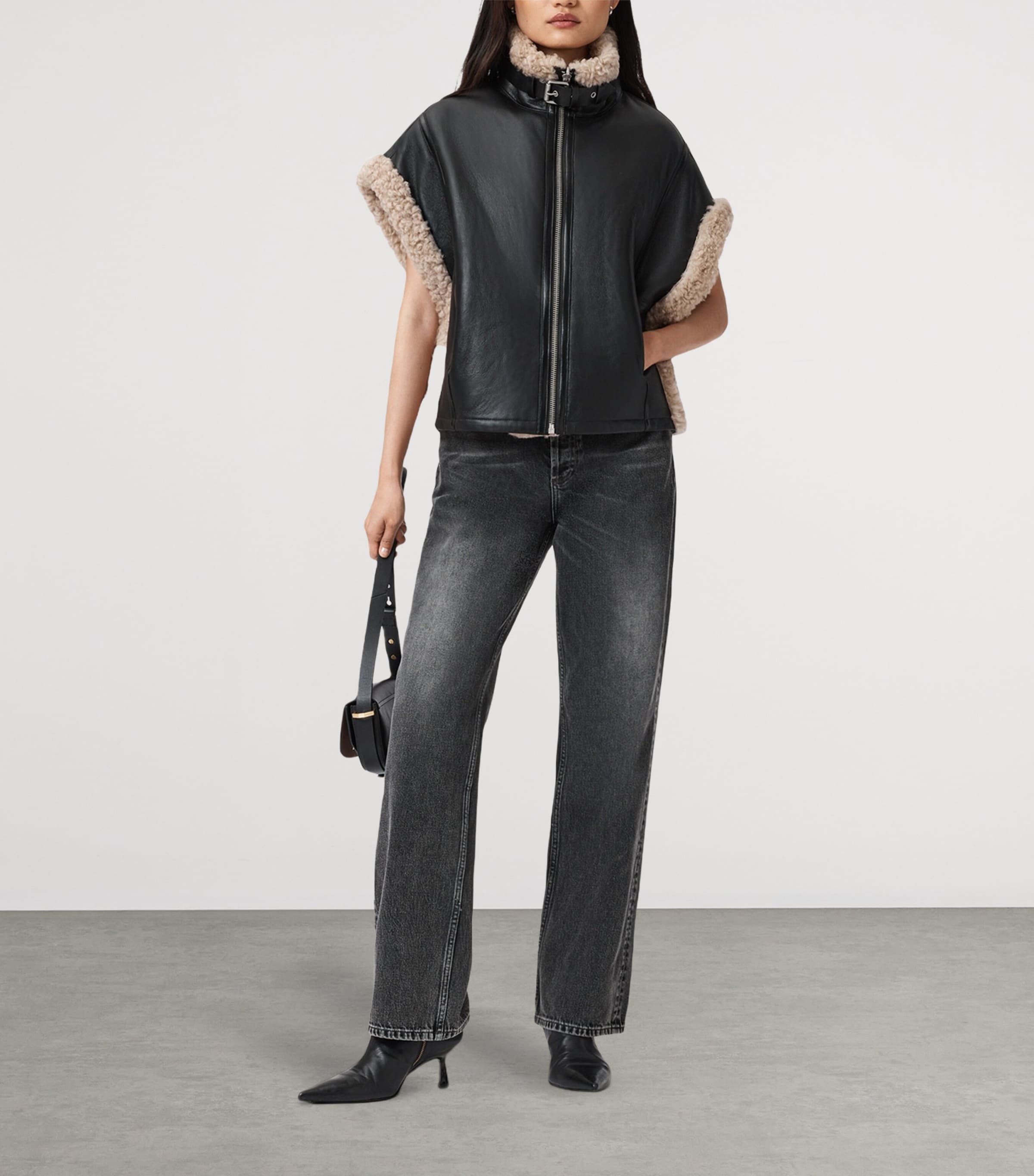 Reversible Shearling Marlin Gilet BLACK/NATURAL Image 3