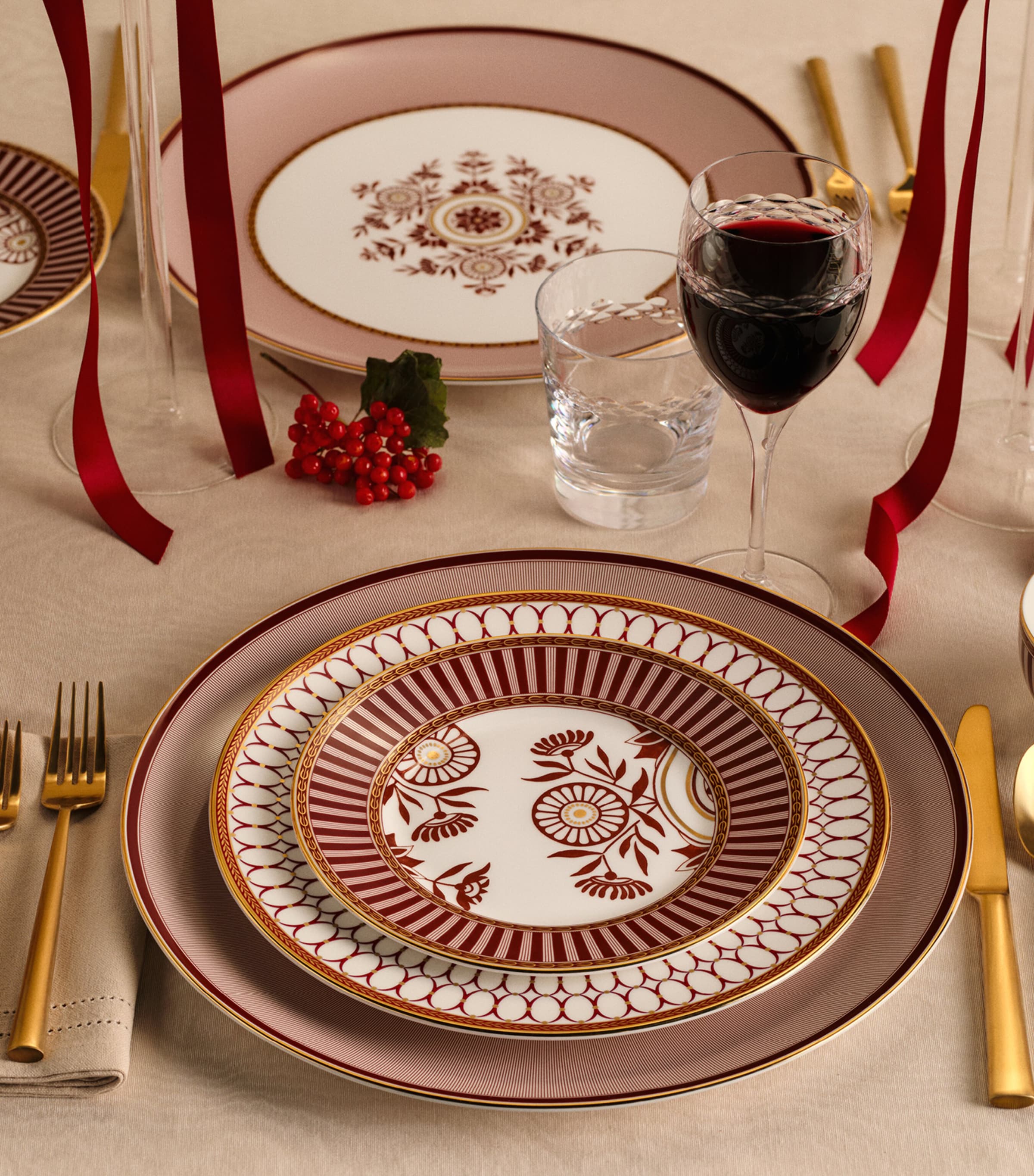 Bone China Red Splendour Plate (34cm) RED Image 7