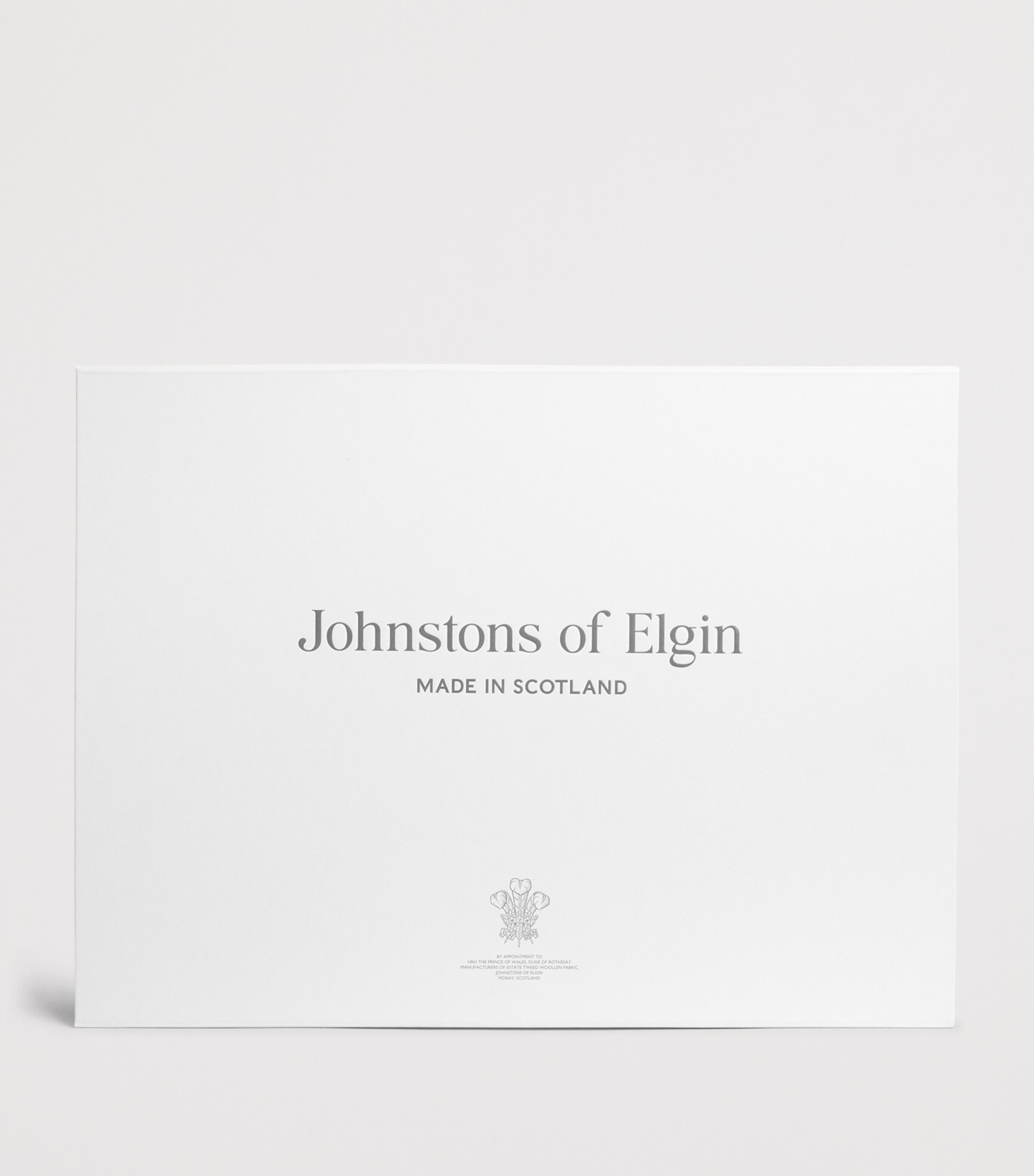 Johnstons Of Elgin Aran Cashmere Beanie and Scarf Set Luna Image 3