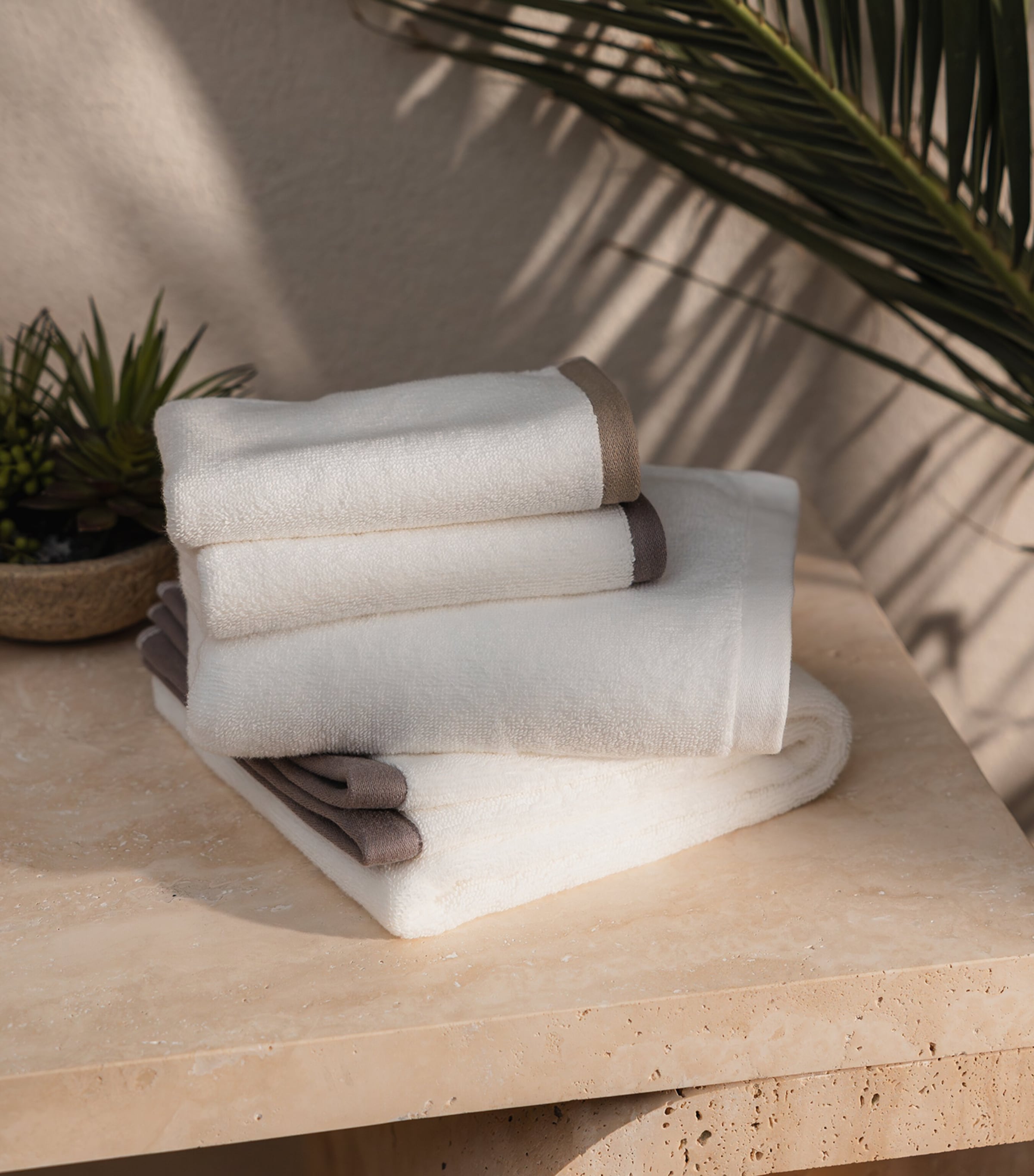 Hamam Organic Cotton Vesta Bath Towel (142cm x 76cm) White/dark Grey Image 2