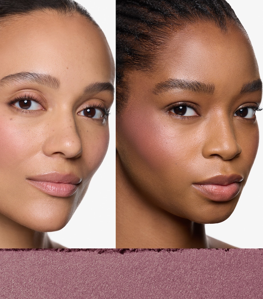 Blush Powder HUNGER Image 3