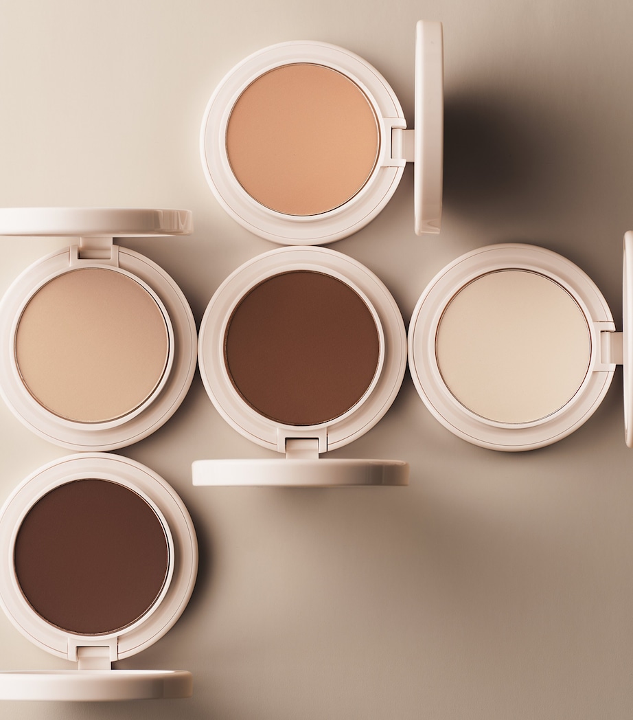 Natural Blur Powder Foundation 1C 1C Image 6