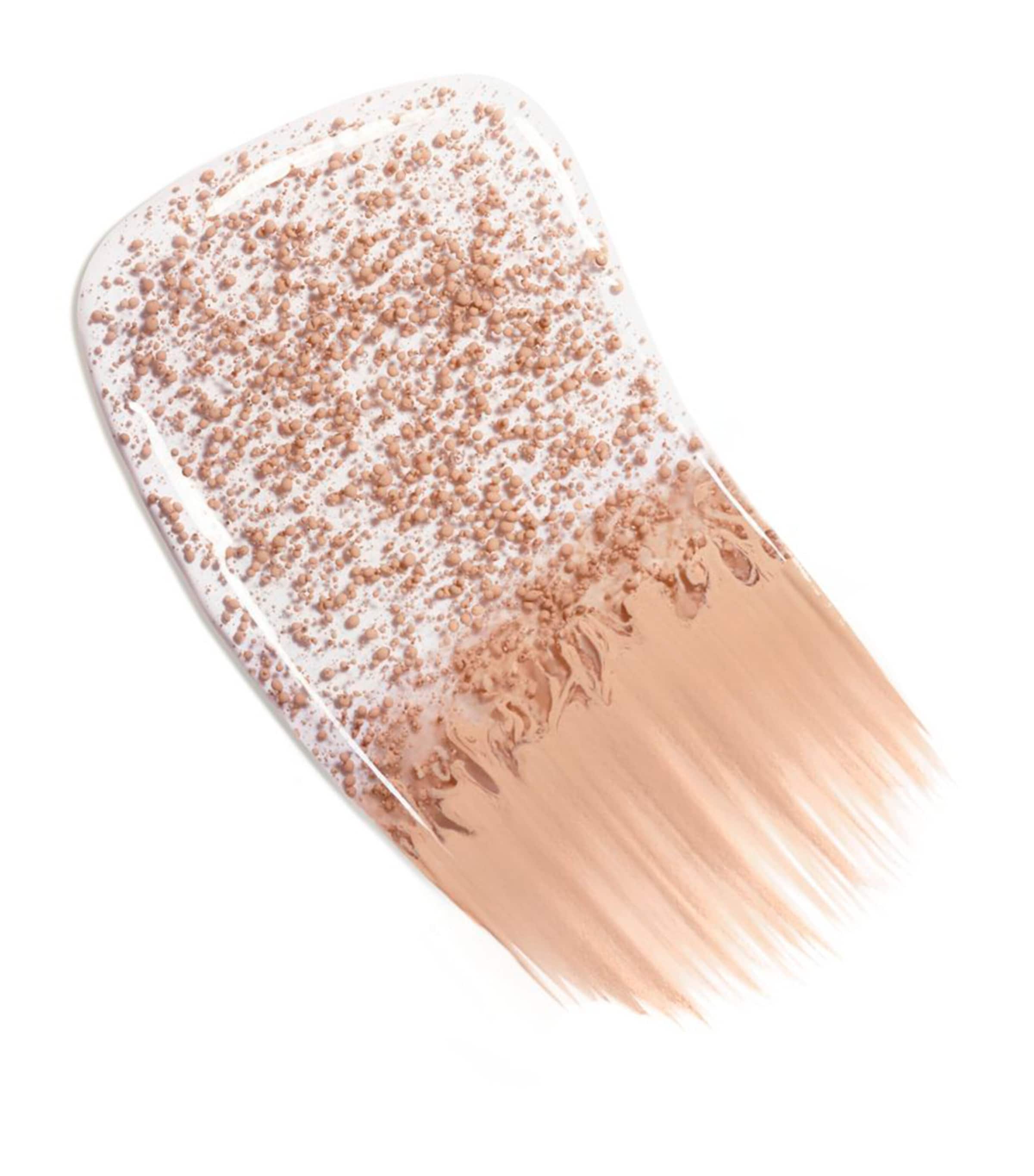 LES BEIGES Healthy Glow Tinted Moisturiser MEDIUM PLUS Image 2