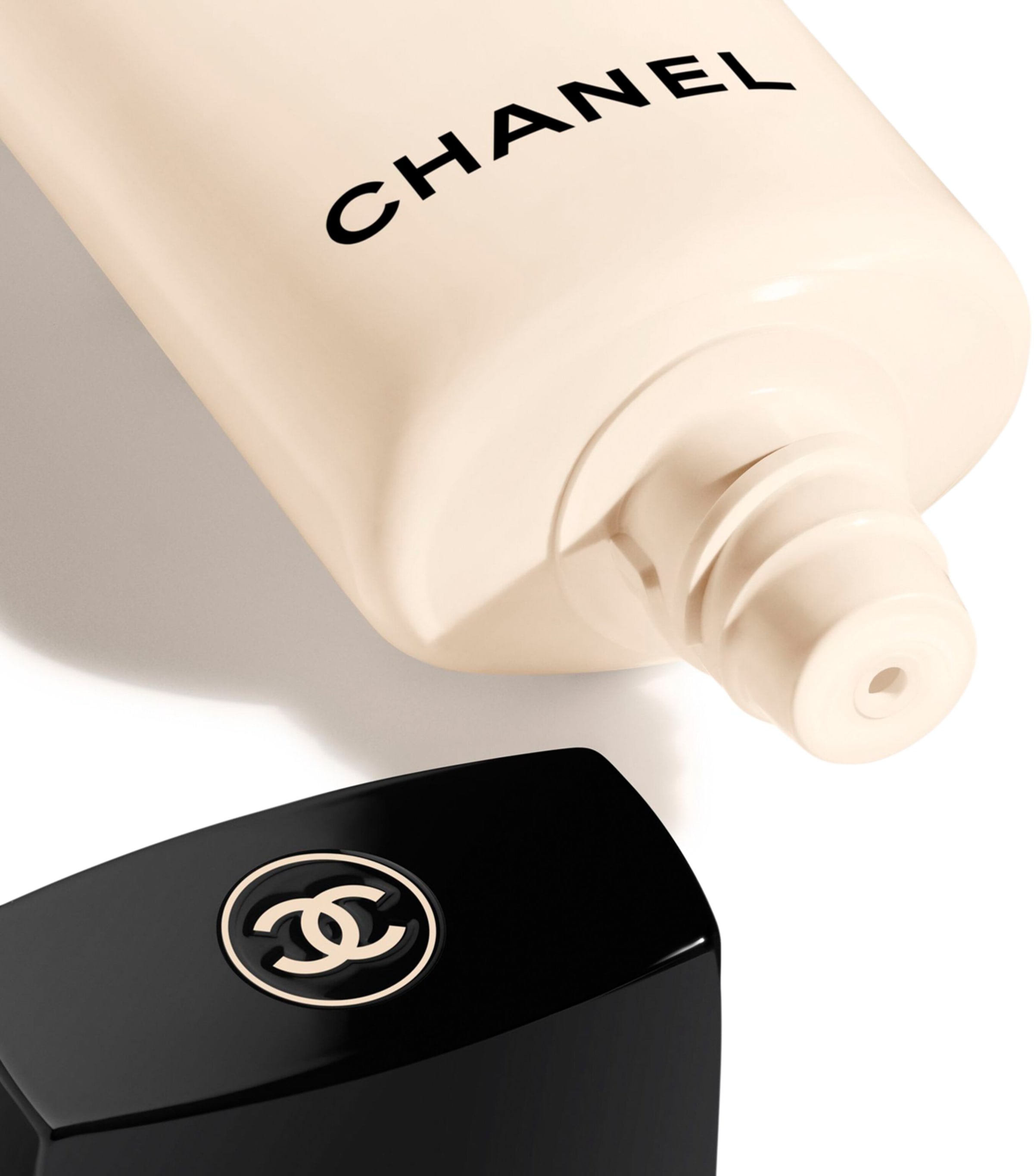 CHANEL LES BEIGES Healthy Glow Highlighter (30ml) Summer Gleam Image 2