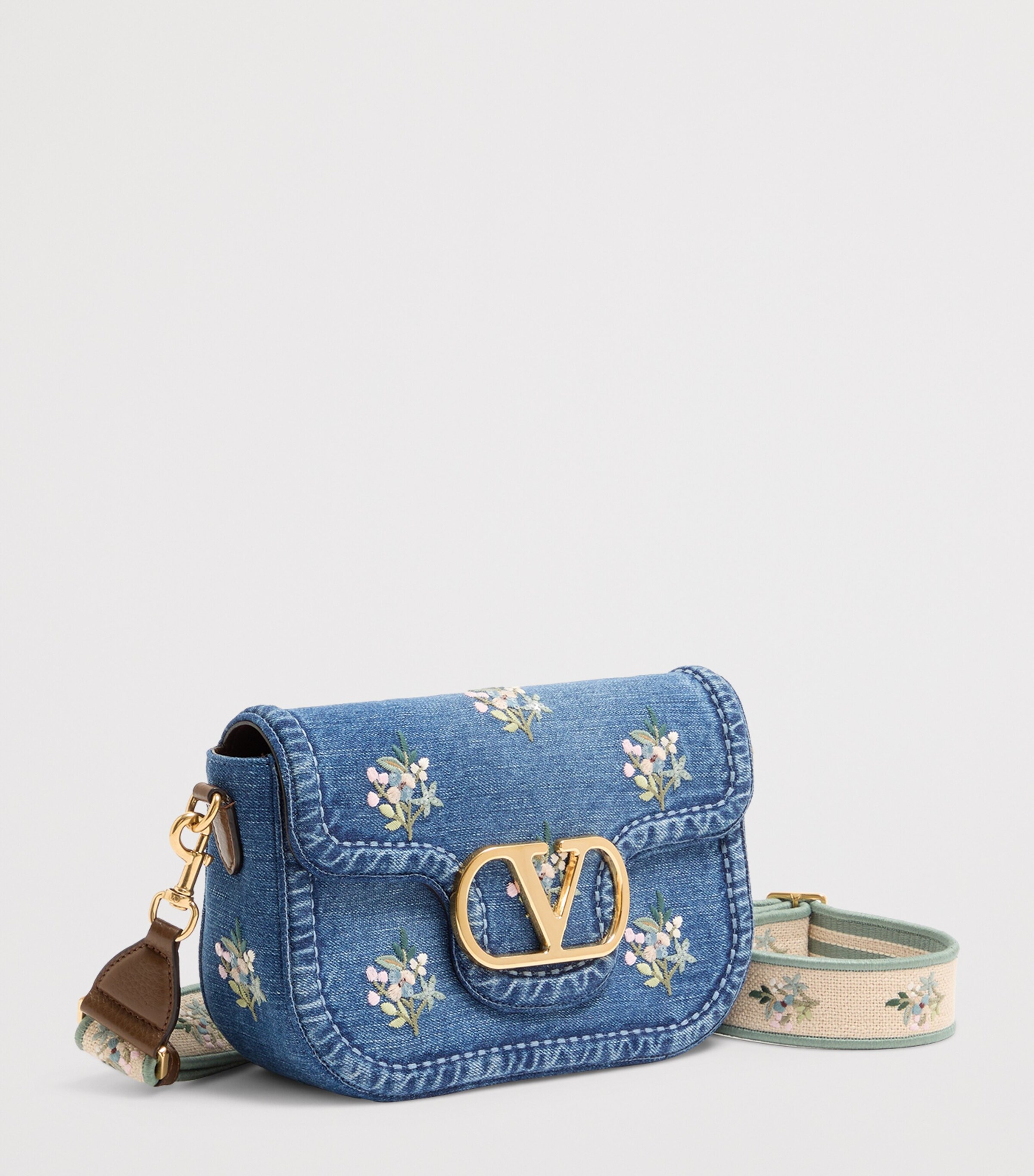 Valentino Garavani Embroidered Locò Shoulder Bag Image 2