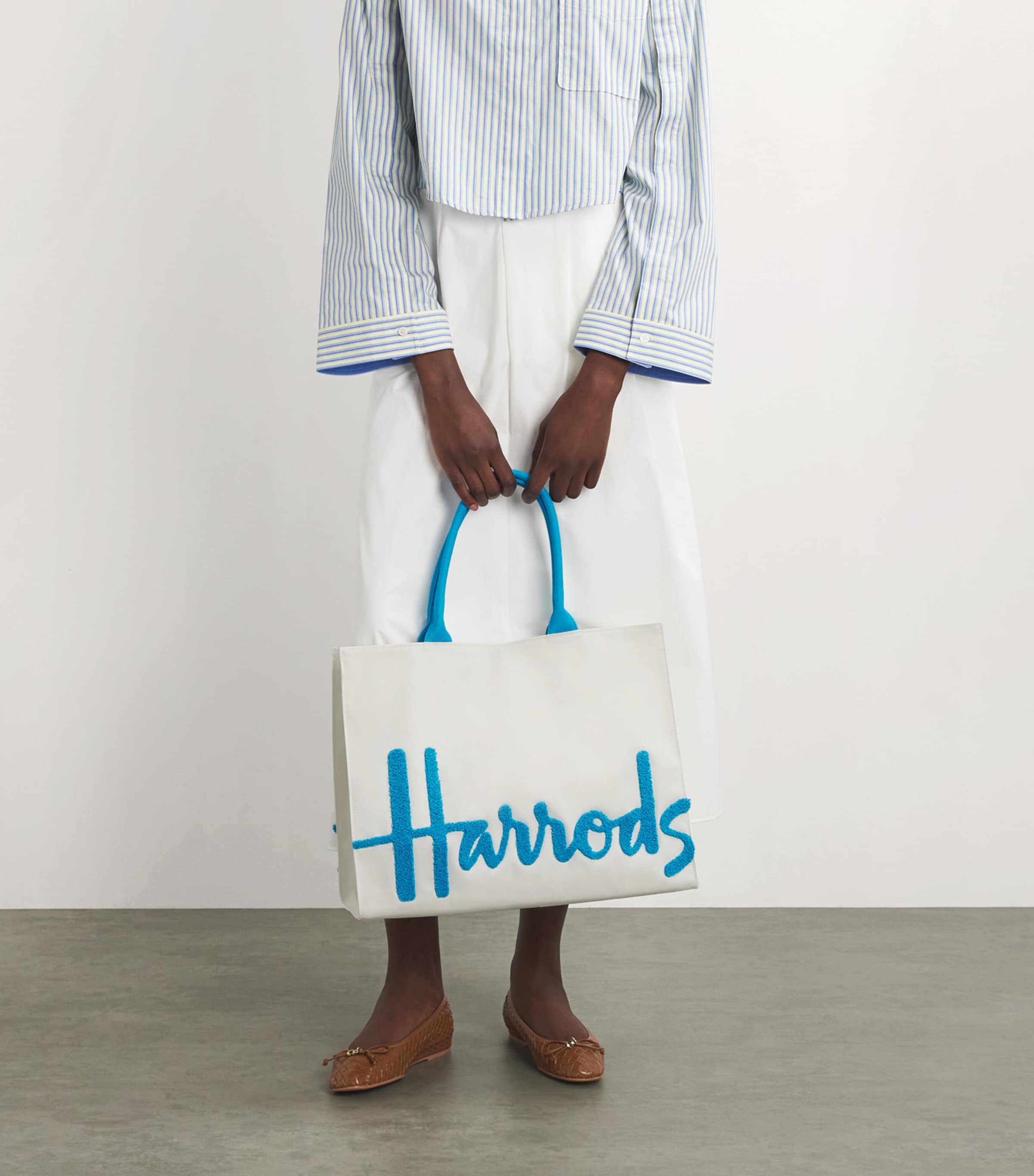 Harrods 大きめコットンロゴトートバッグ Harrods Large Cotton Logo Tote Bag | Harrods US