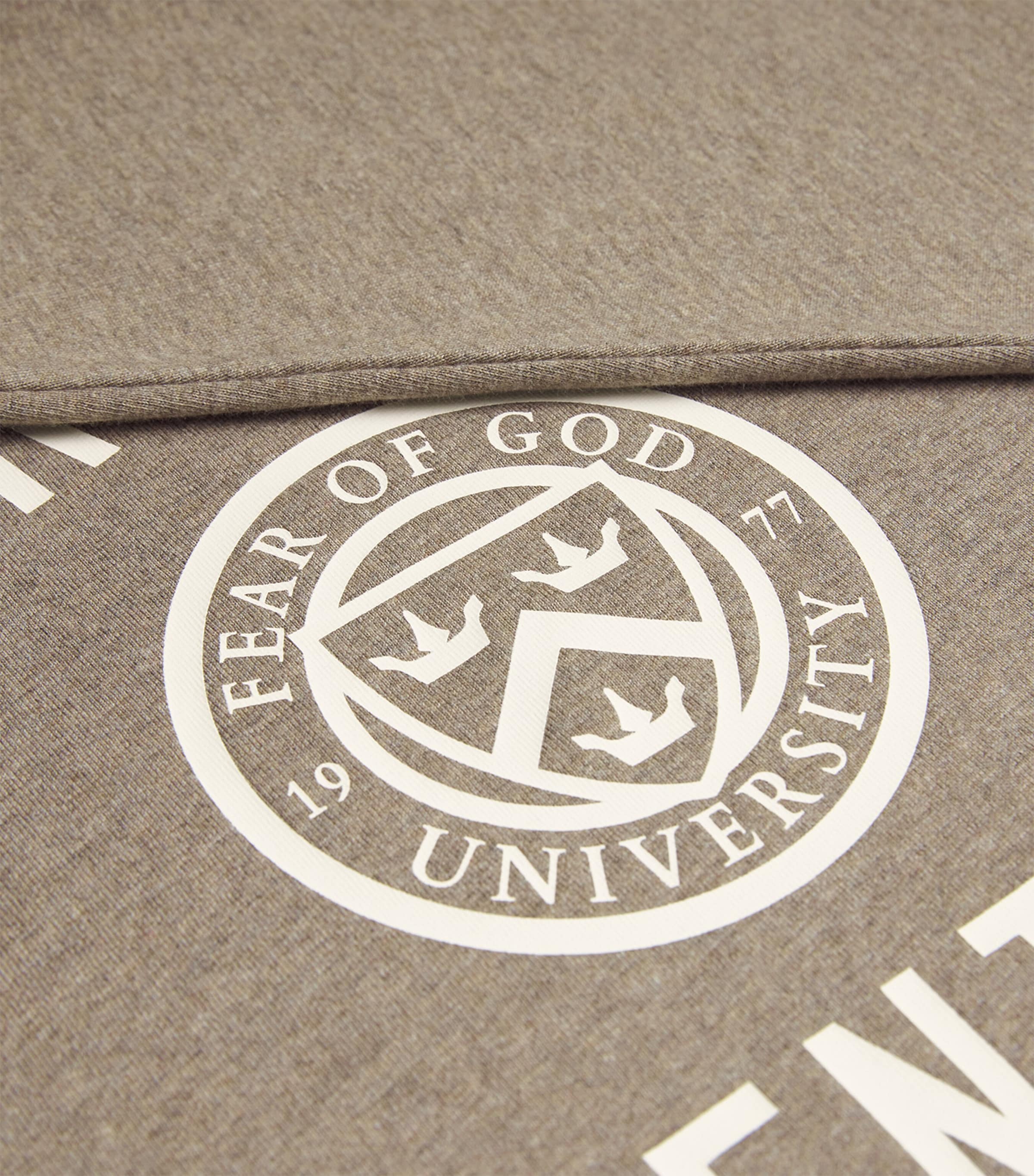 FEAR OF GOD ESSENTIALS Mens Long-Sleeve University Crest Logo T-Shirt Heather Gray Image 5