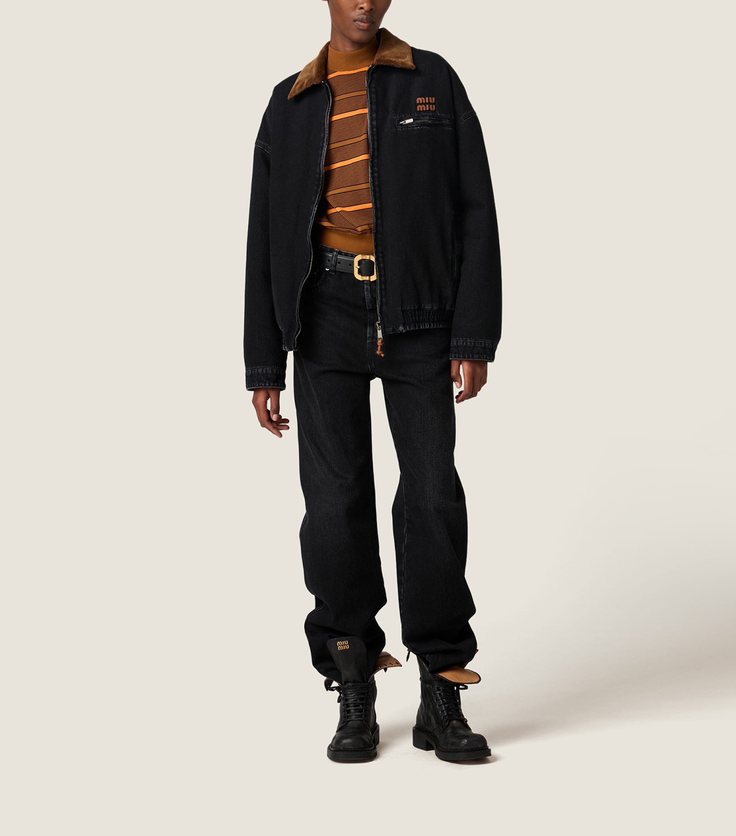 Low-Rise Jeans F0002 Image 2