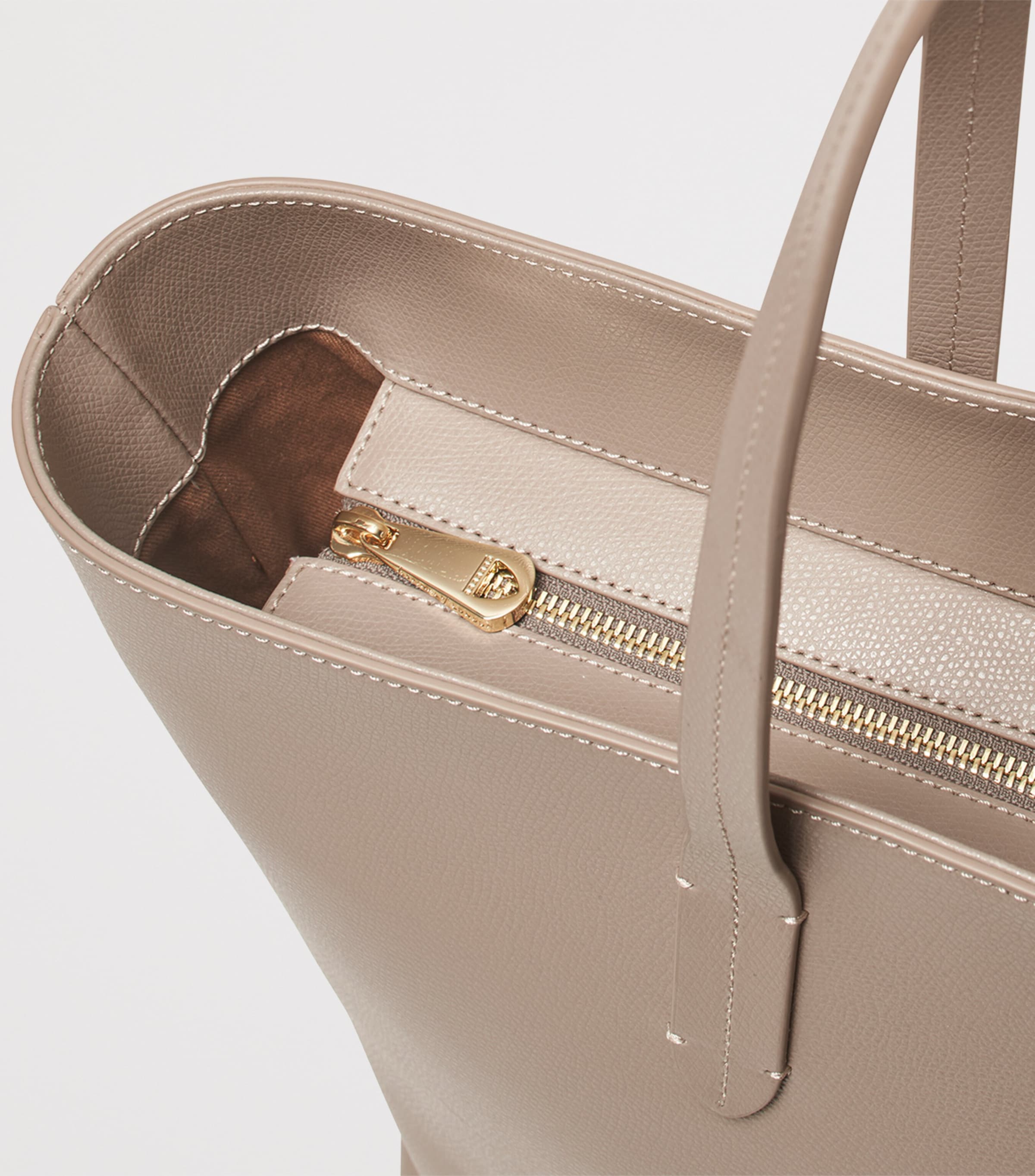 Leather East West Tote Bag TAUPE Image 4