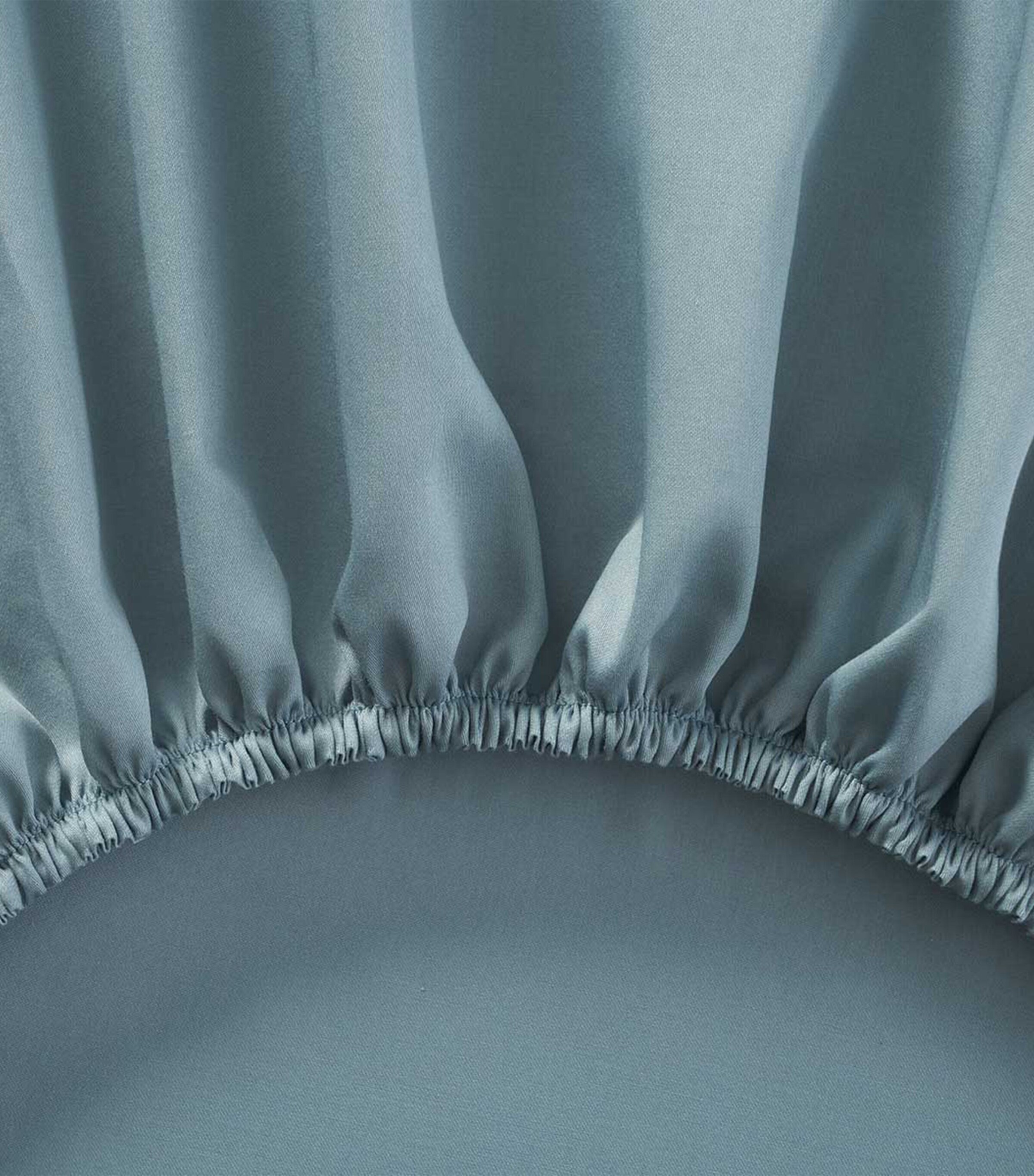 Yves Delorme Triomphe Super King Fitted Sheet (180cm x 200cm) Fjord Image 3