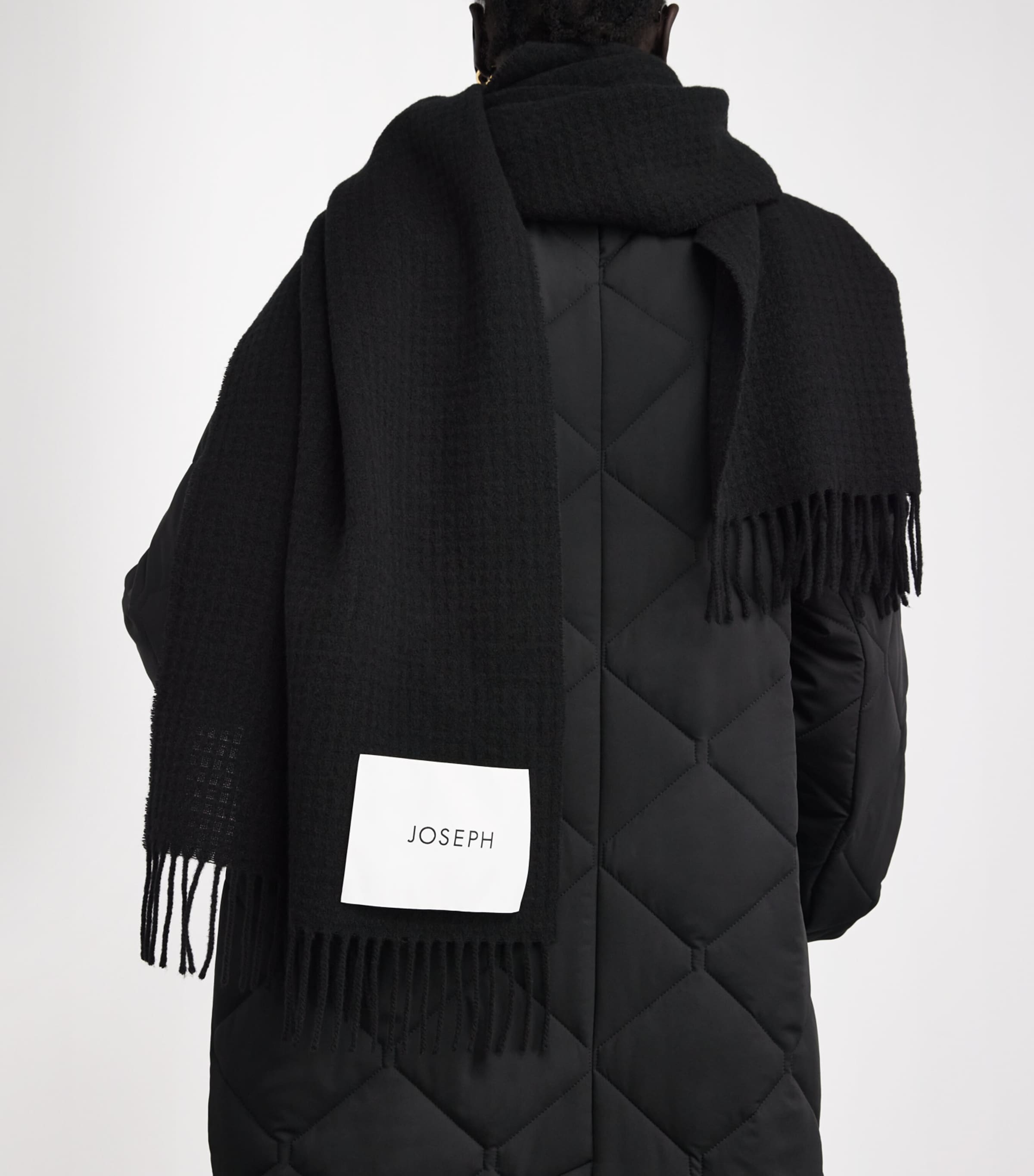 Wool Flora Waffle Scarf BLACK Image 2