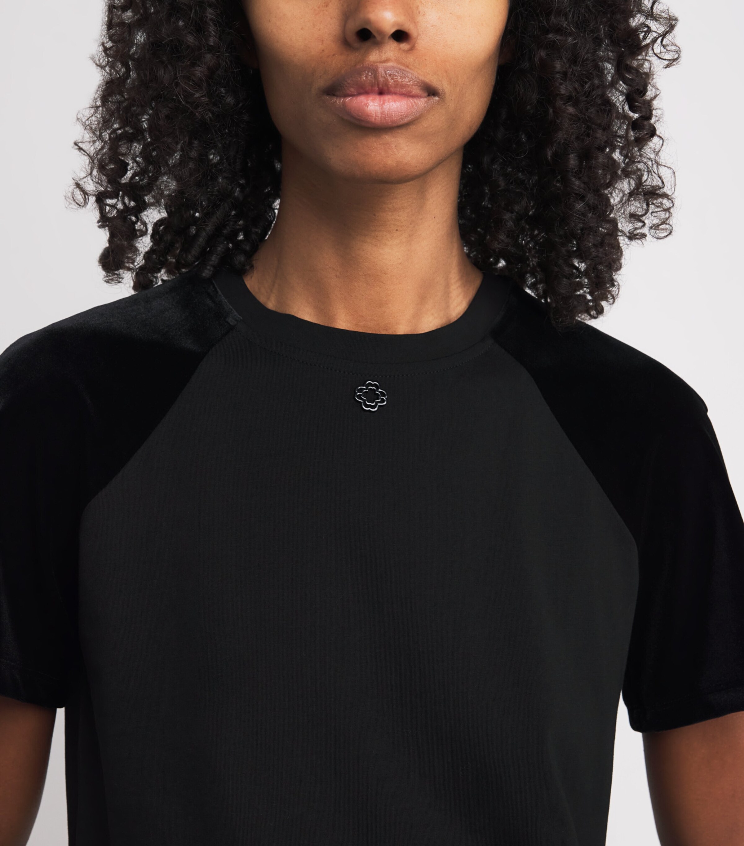 Cotton Velvet-Sleeved T-Shirt BLACK Image 6