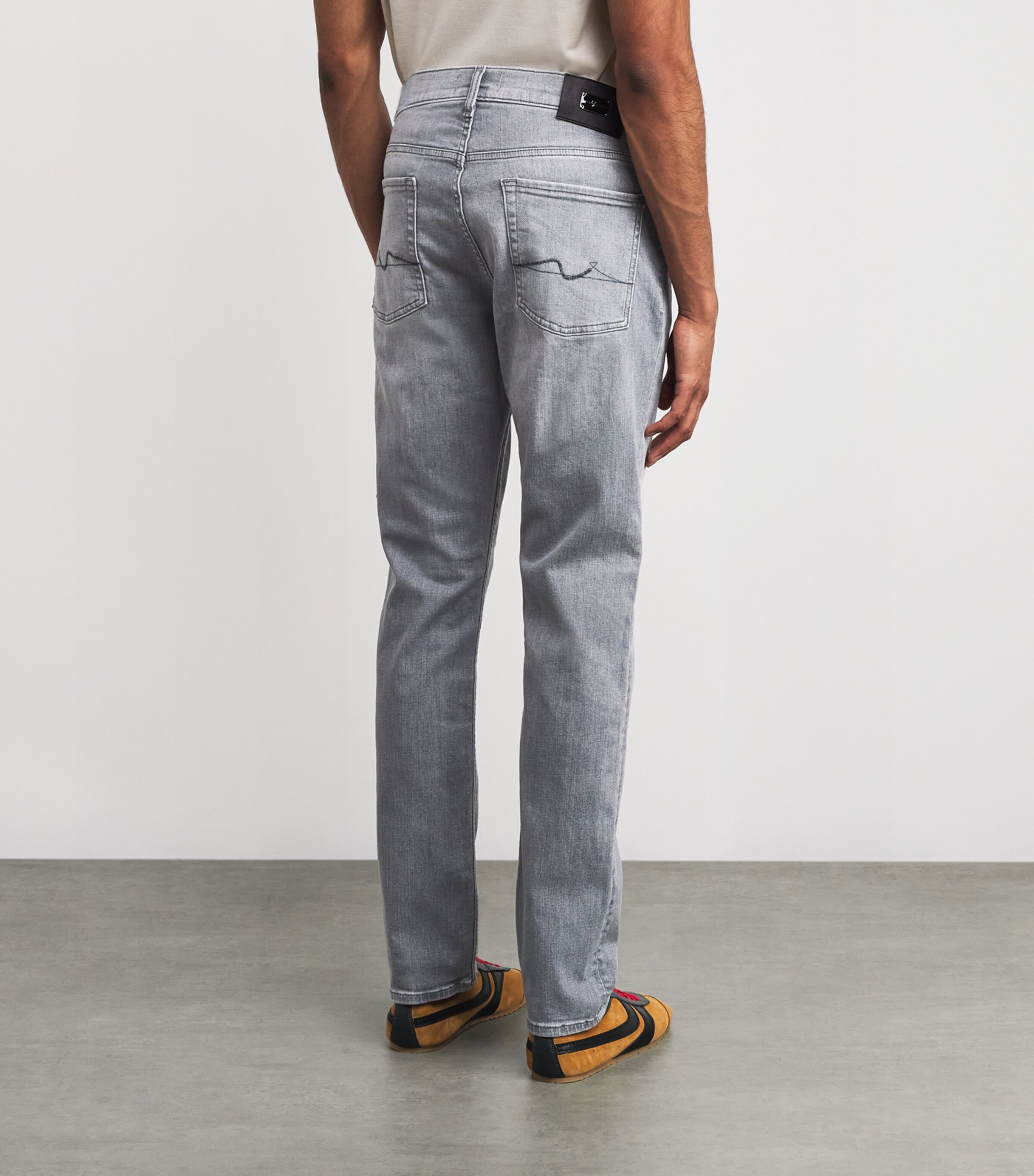 Slimmy Straight Jeans U71VX Image 4