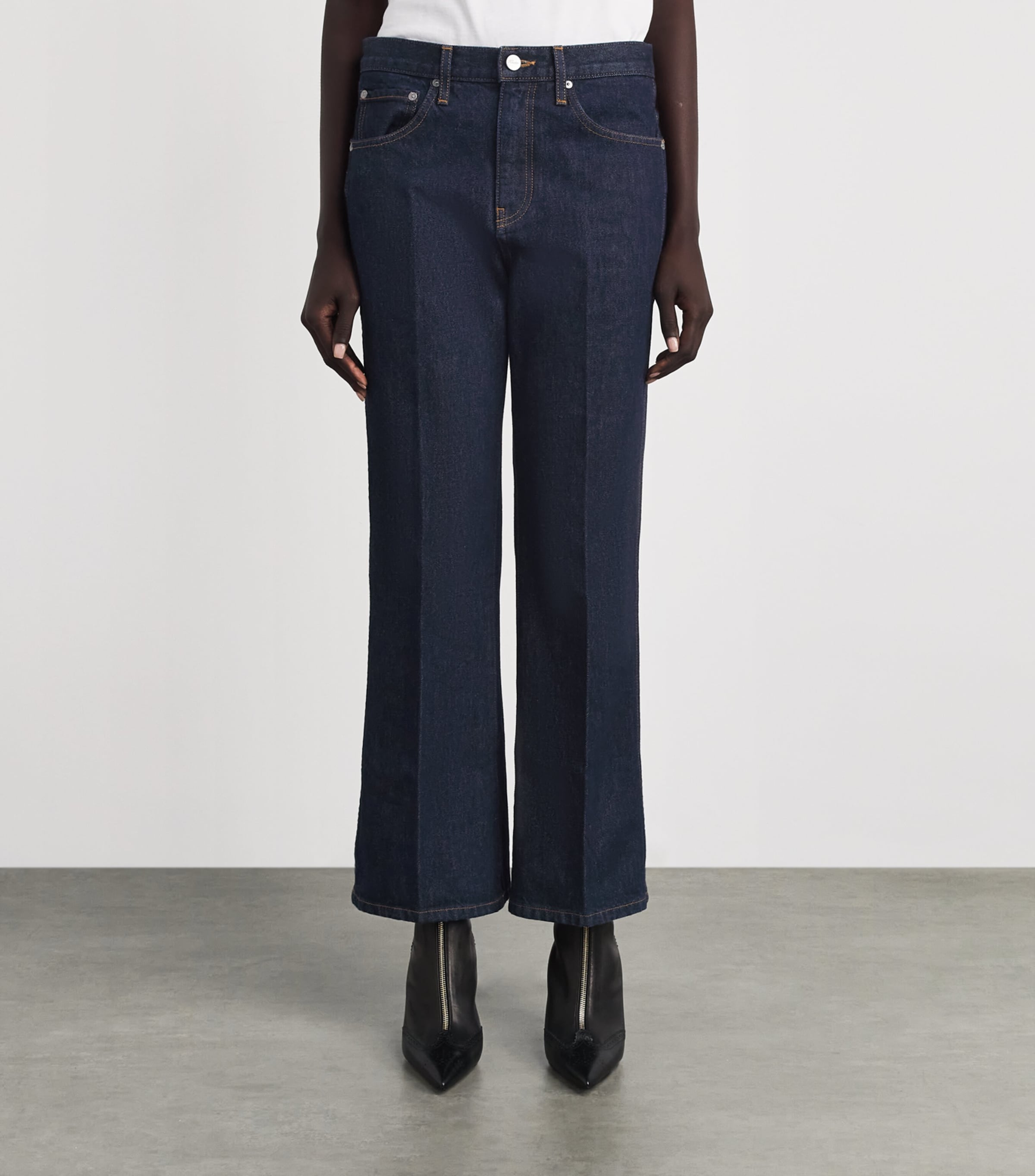 Khaite Womens Clara Cropped Flared Jeans Benson Image 4